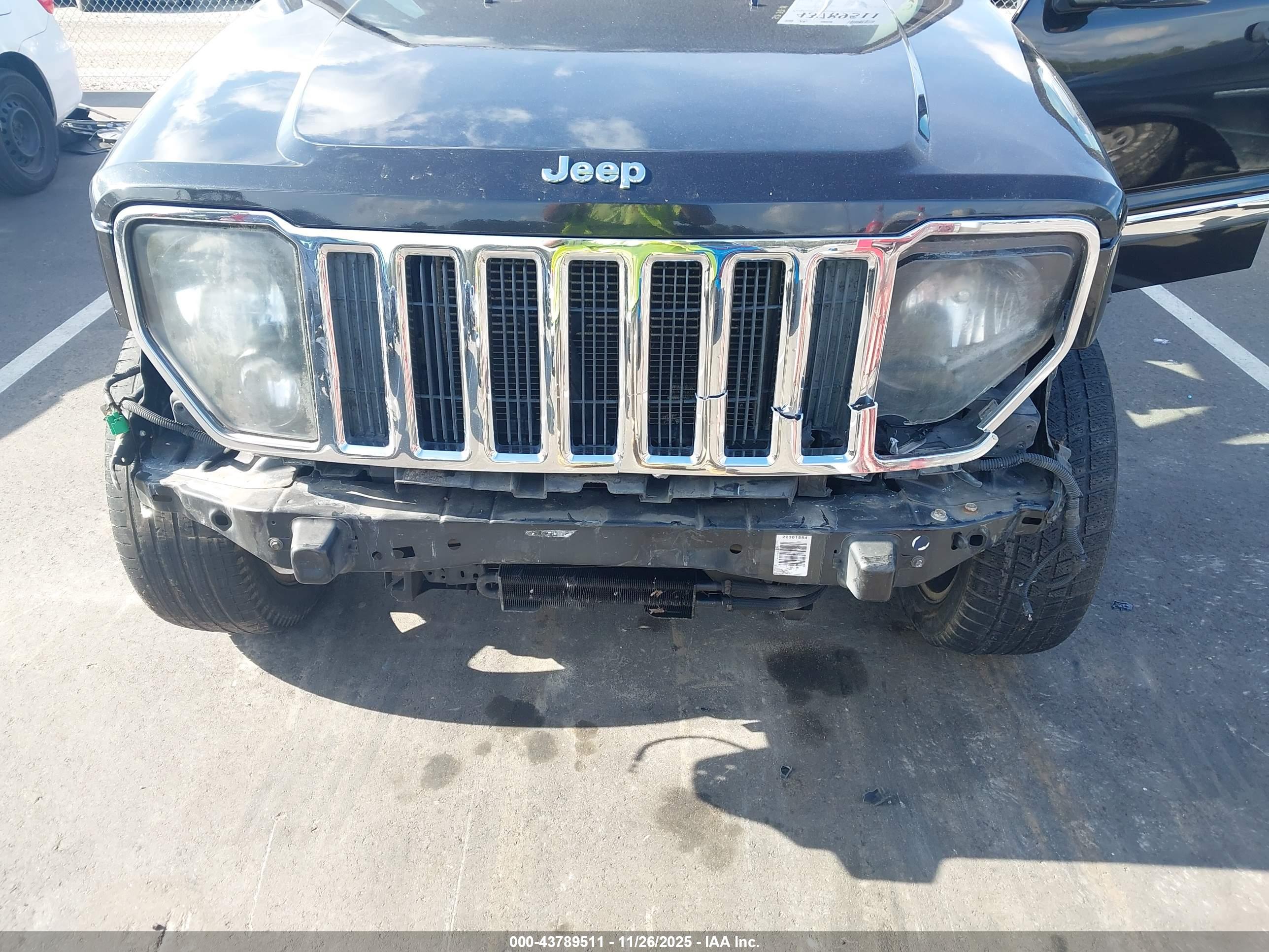 JEEP LIBERTY image 6