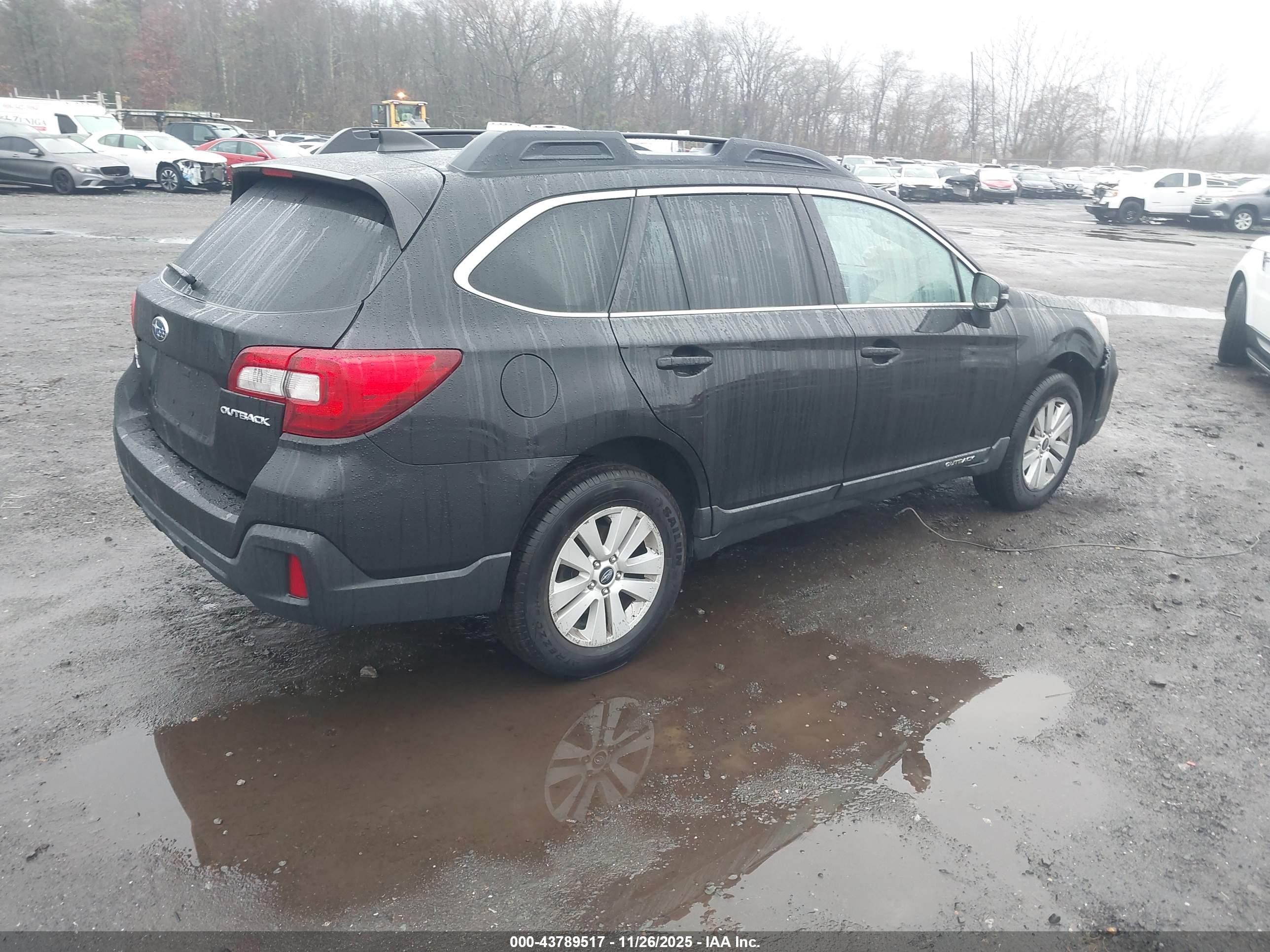 SUBARU OUTBACK image 4
