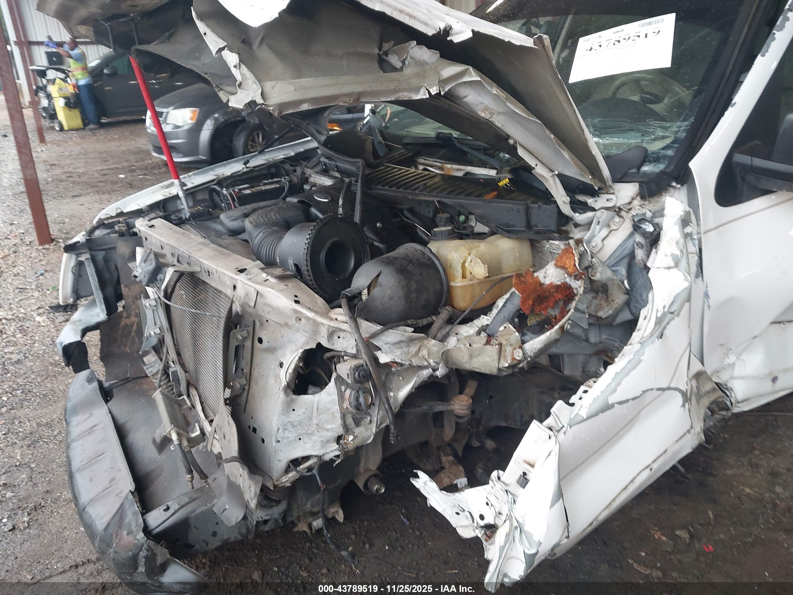 FORD EXPEDITION image 6