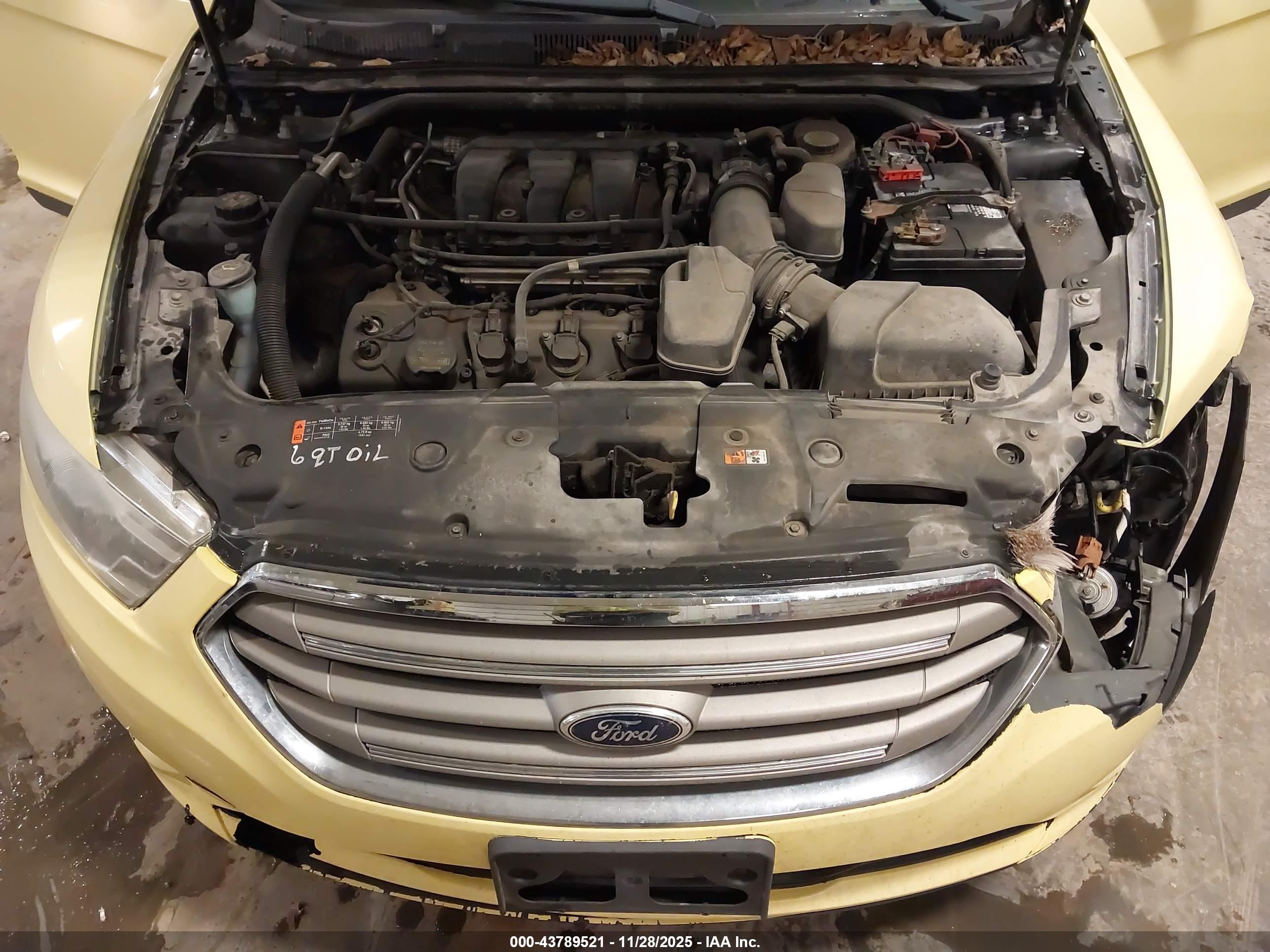 FORD TAURUS image 10