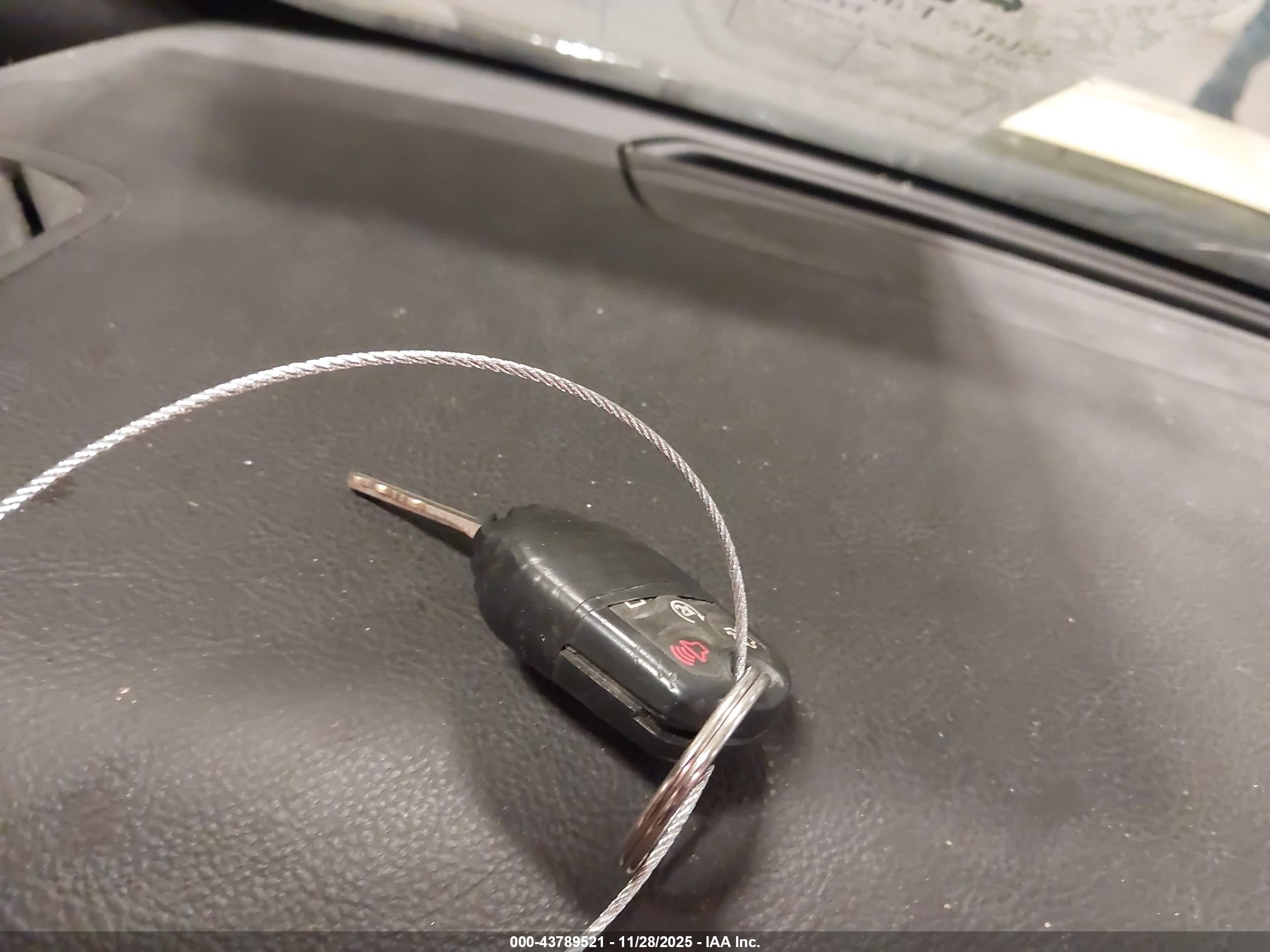 FORD TAURUS image 11