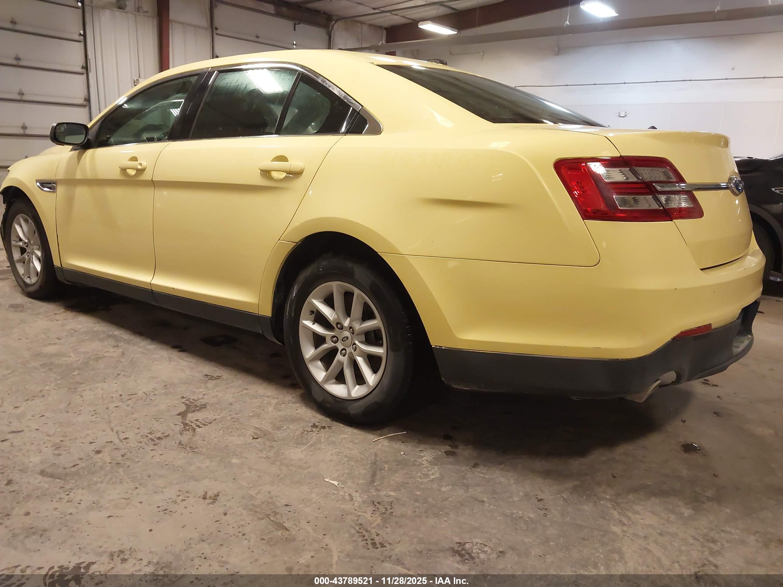 FORD TAURUS image 3
