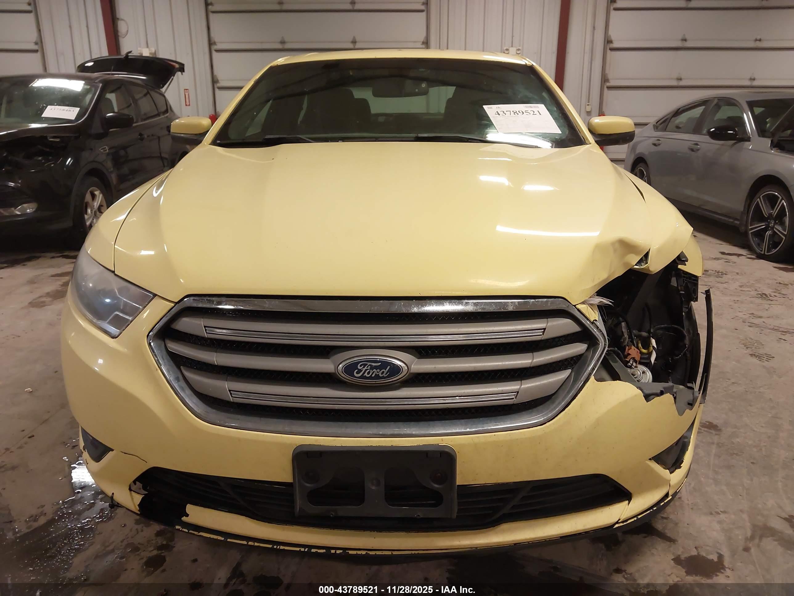 FORD TAURUS image 6