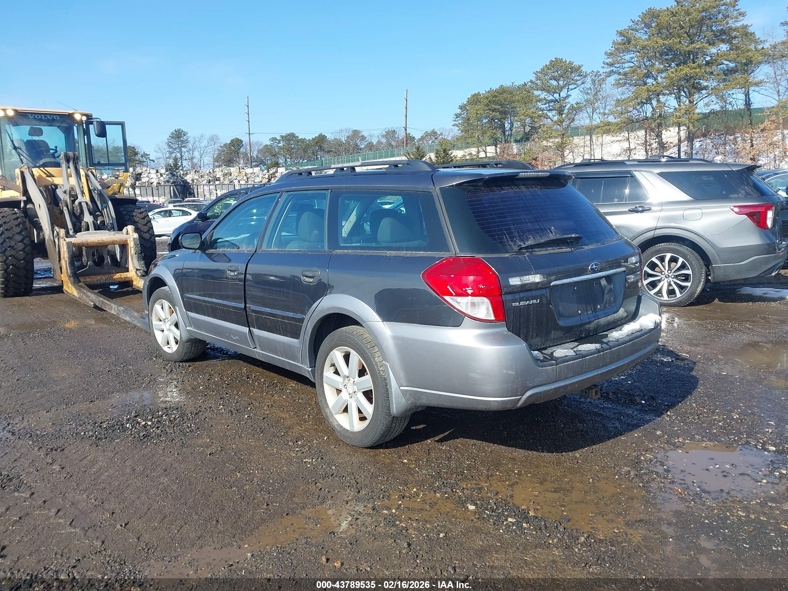 SUBARU OUTBACK image 3