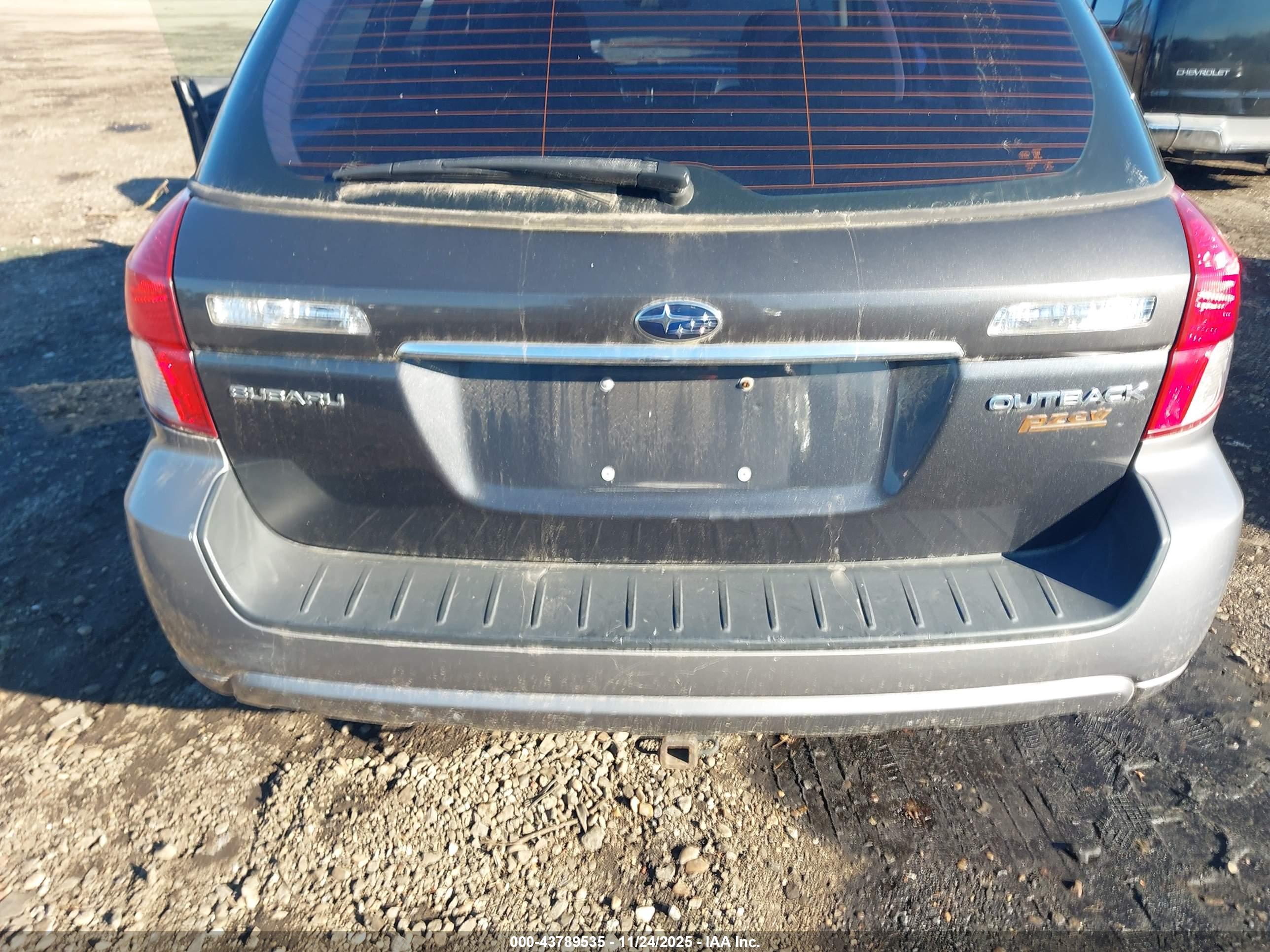 SUBARU OUTBACK image 6