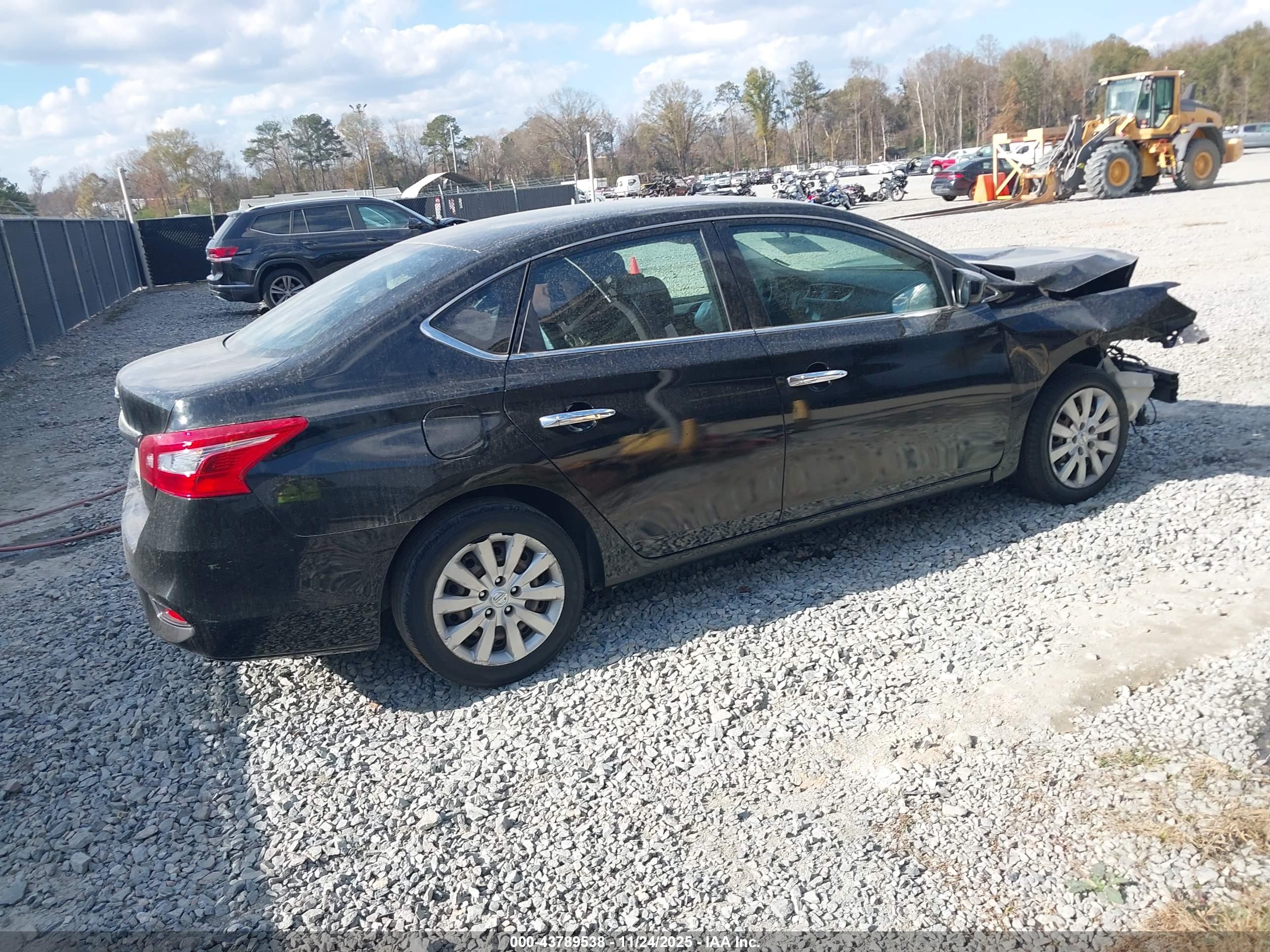 NISSAN SENTRA image 4