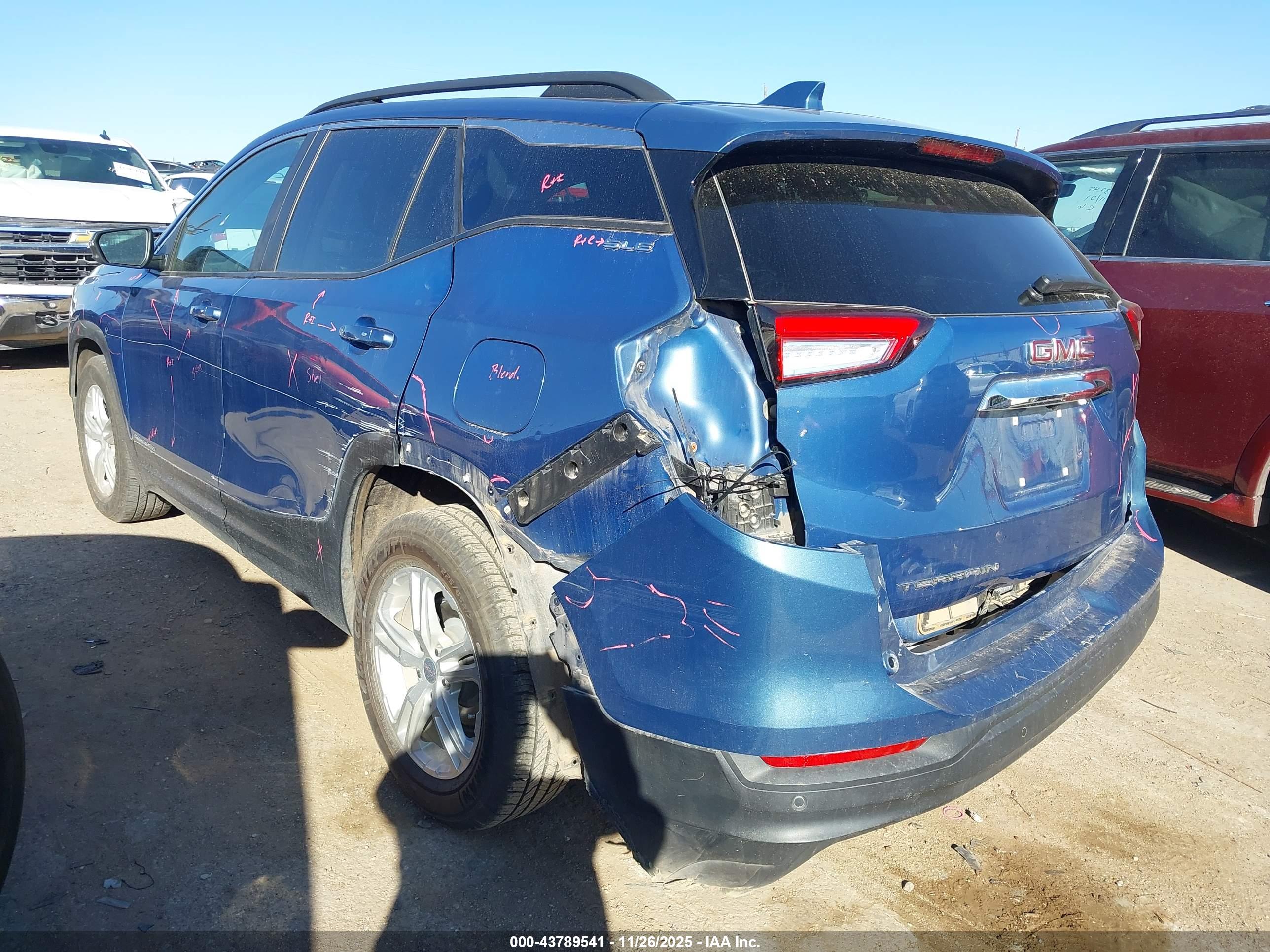GMC TERRAIN image 3