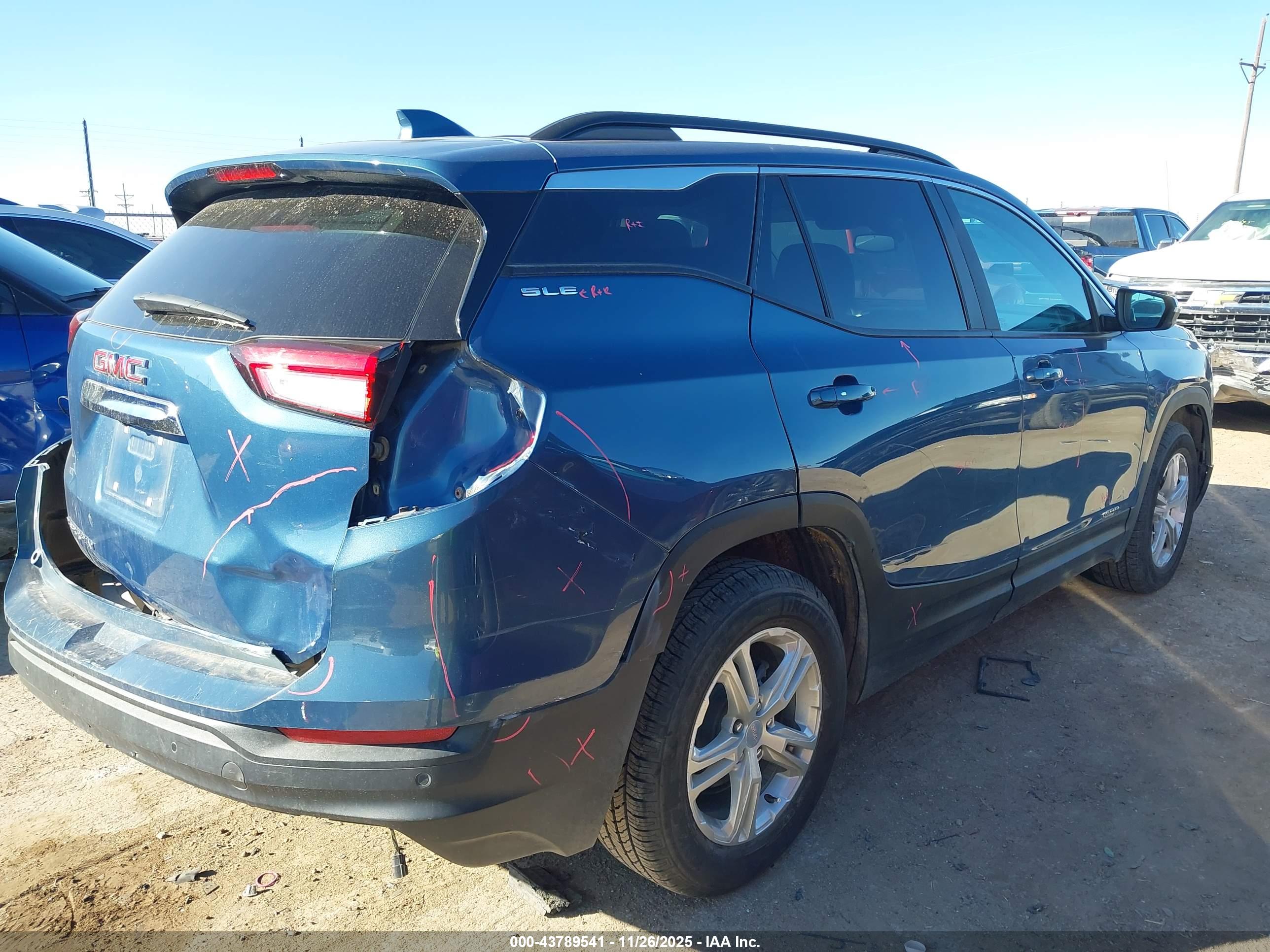 GMC TERRAIN image 4