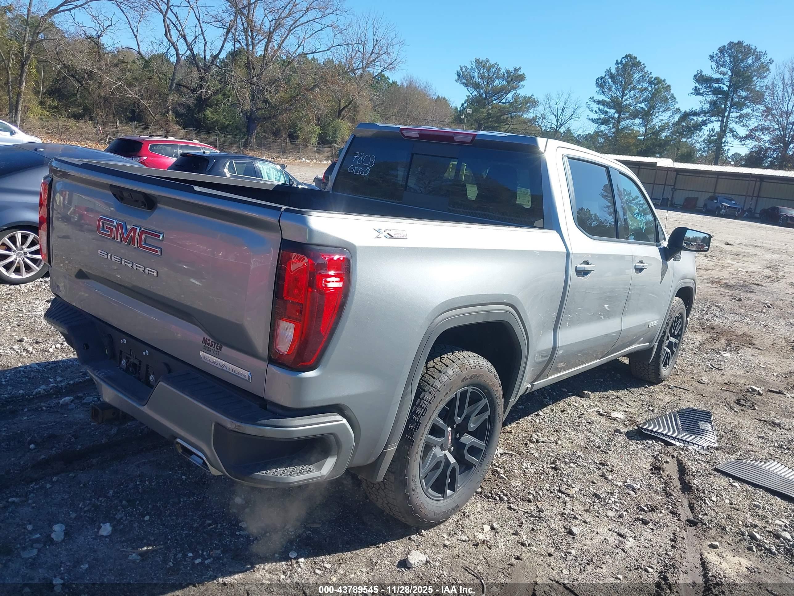 GMC SIERRA image 4