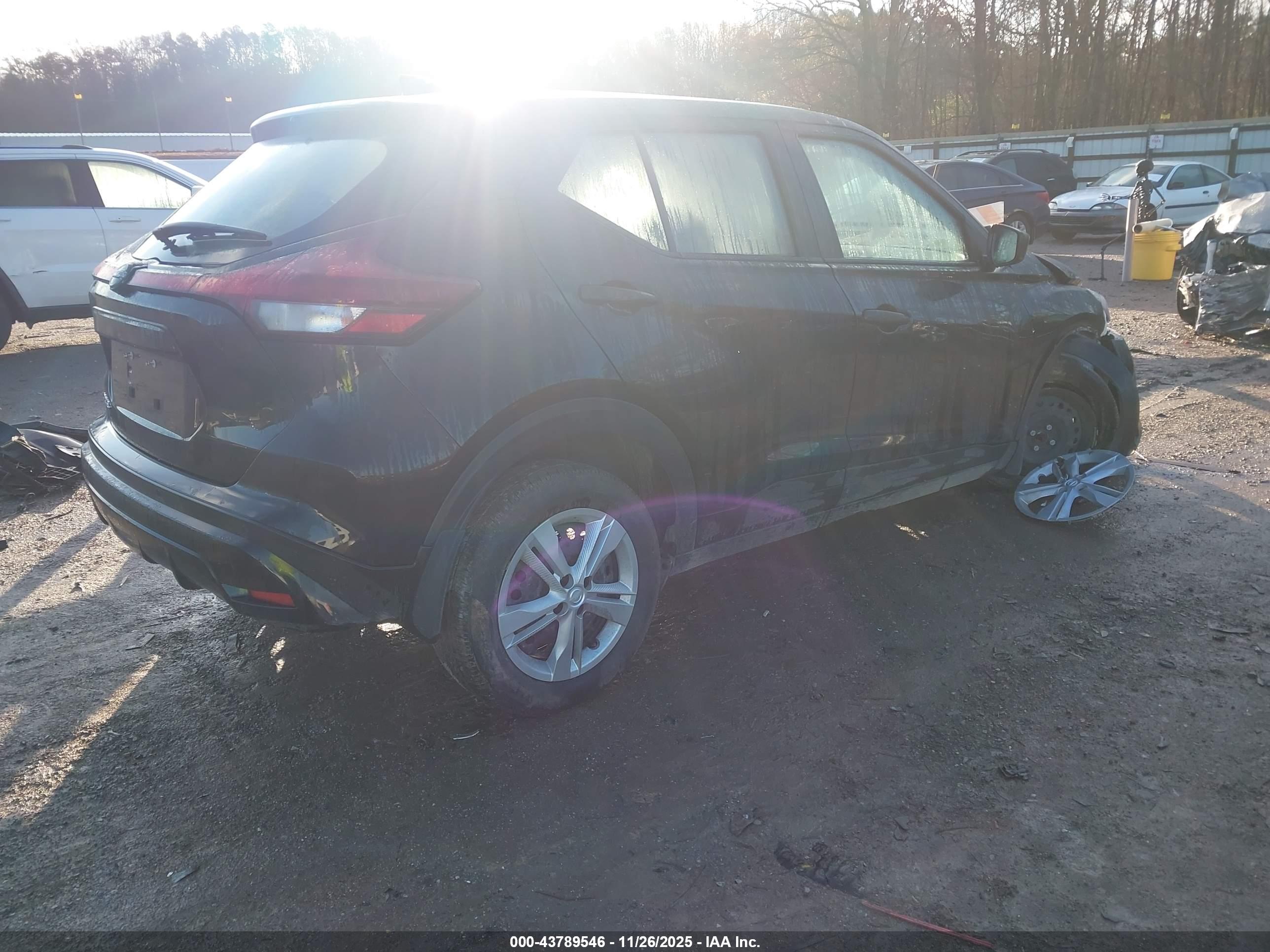 NISSAN KICKS image 4