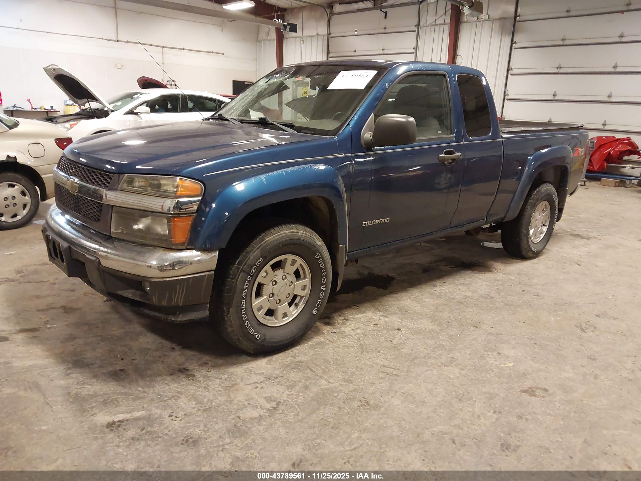 CHEVROLET COLORADO image 2