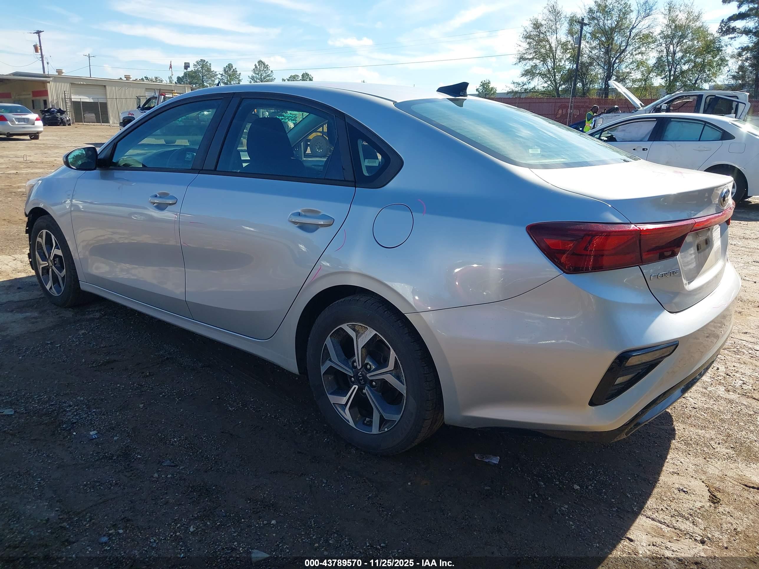 KIA FORTE image 3