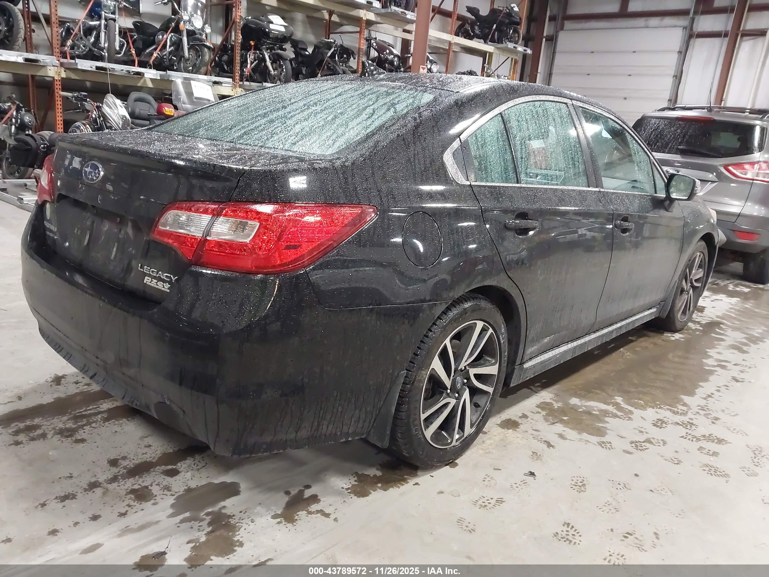 SUBARU LEGACY image 4