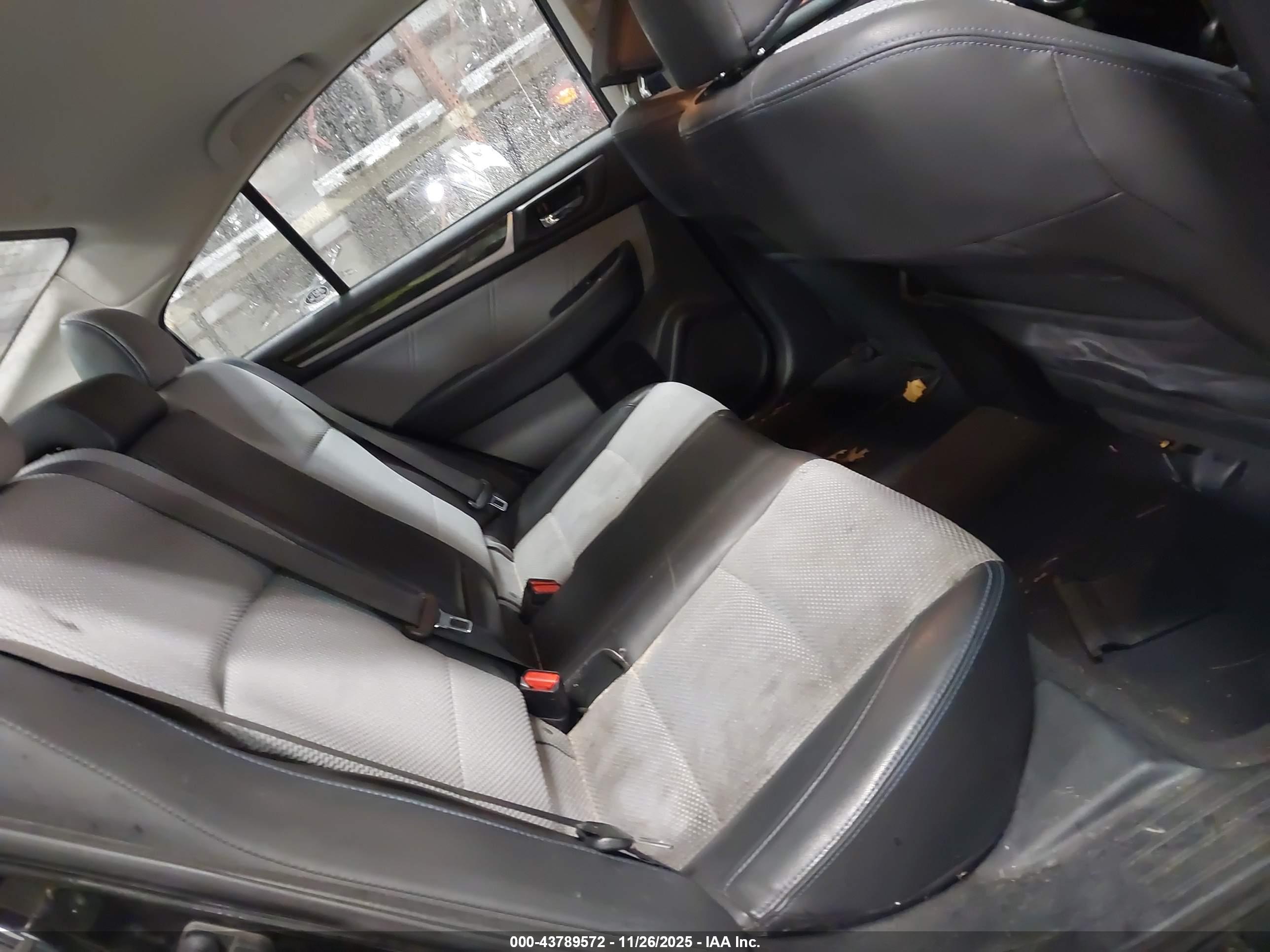 SUBARU LEGACY image 8