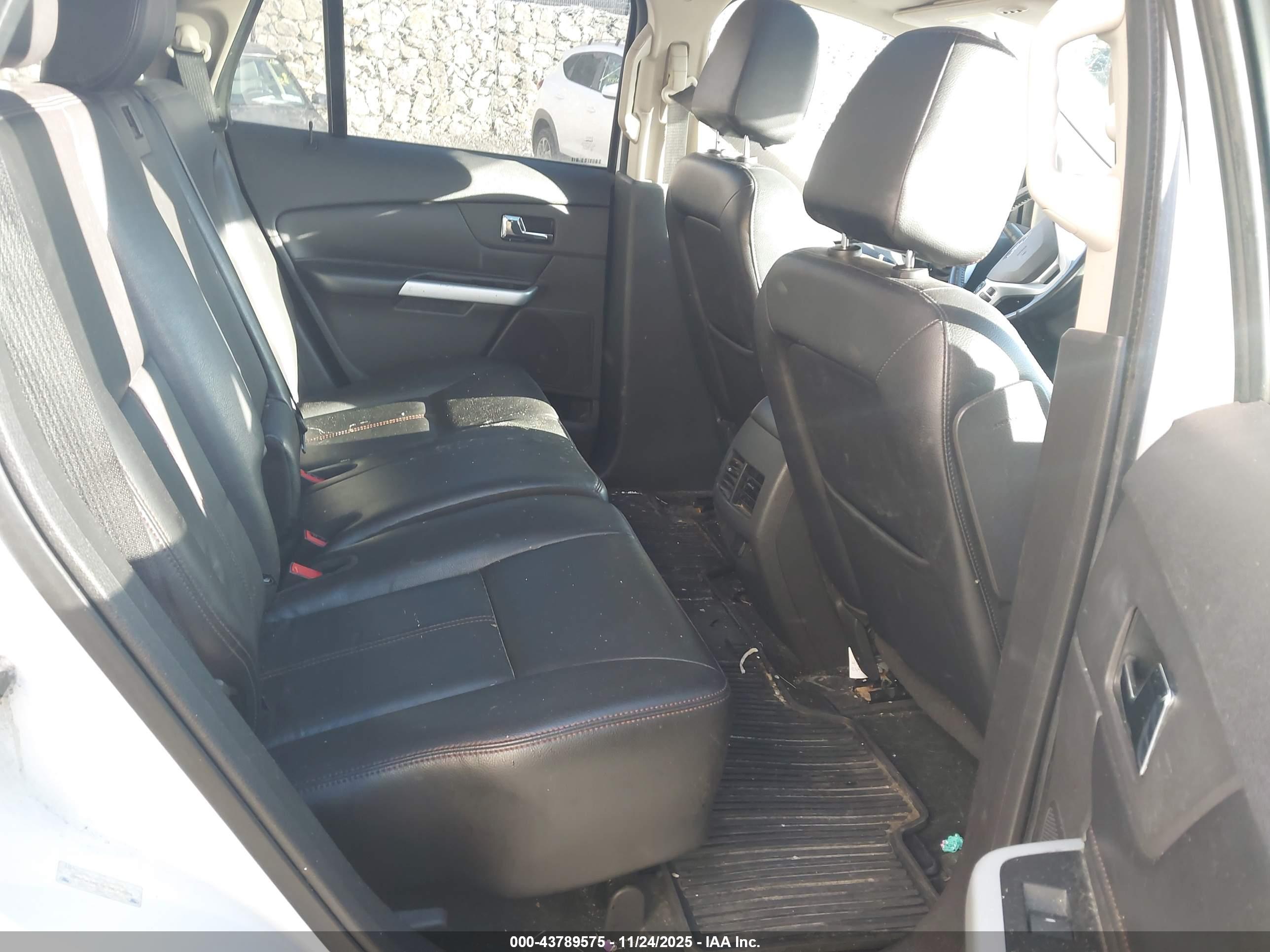 FORD EDGE image 8