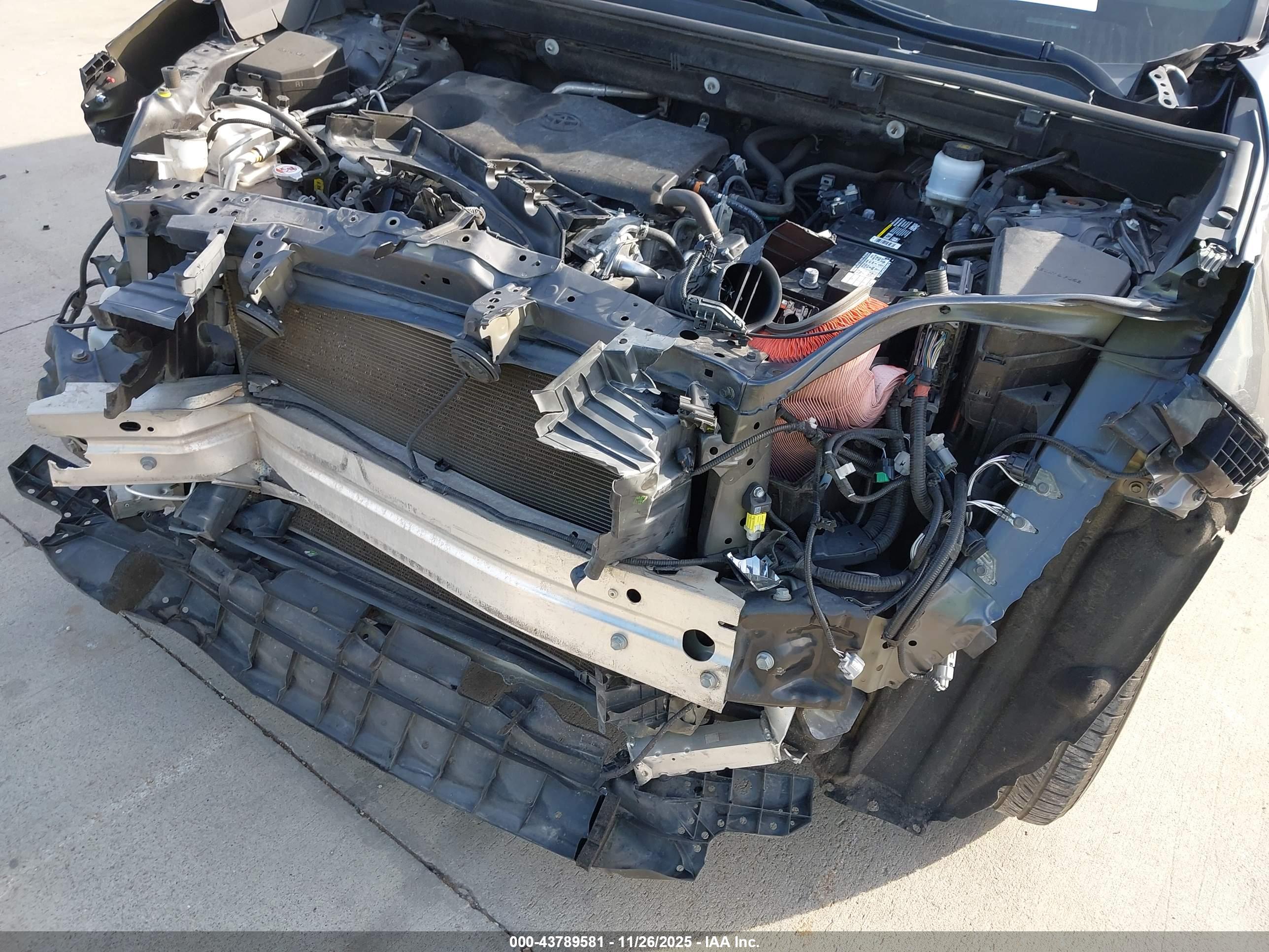 TOYOTA RAV4 image 6