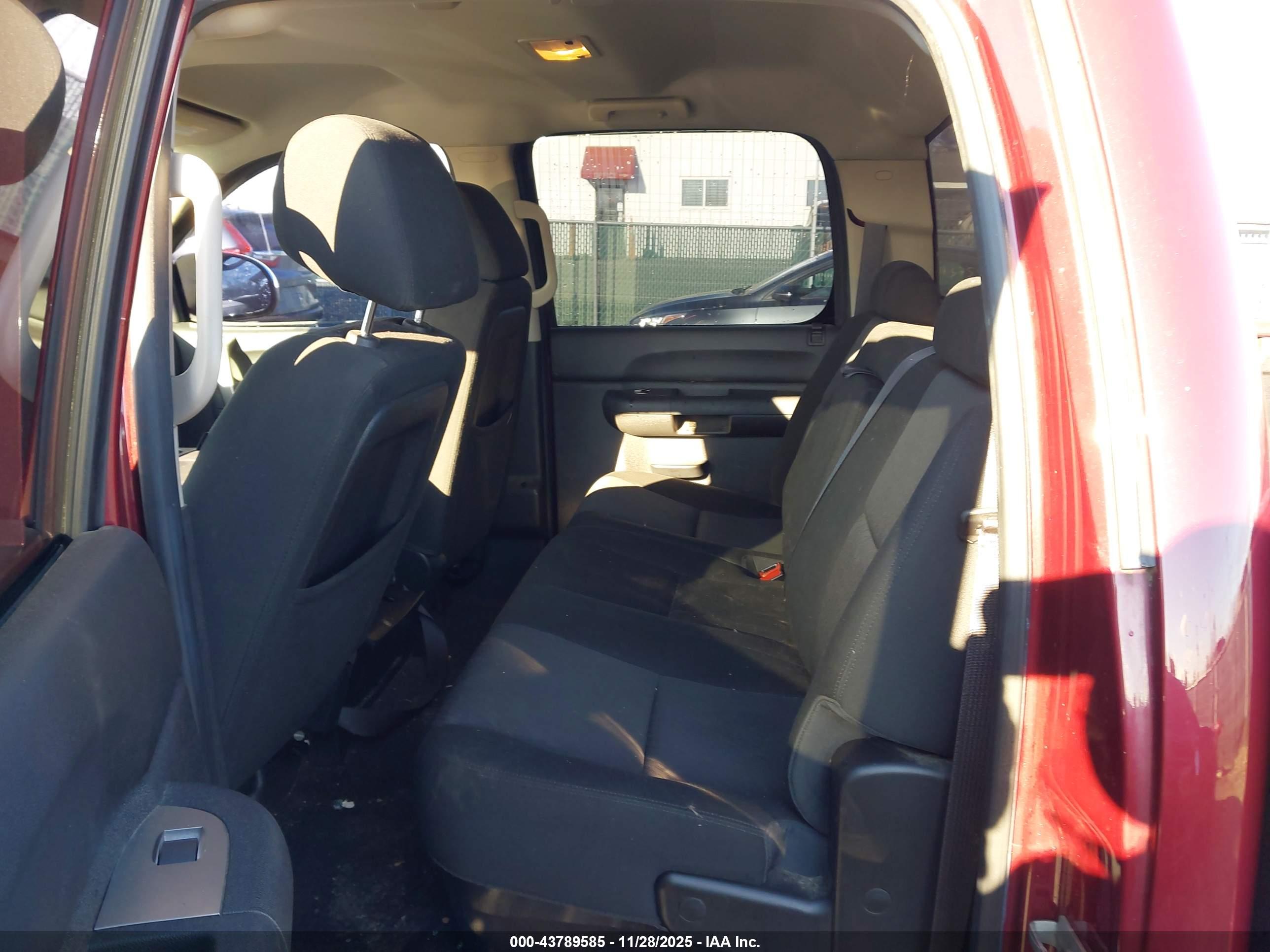 GMC SIERRA image 8