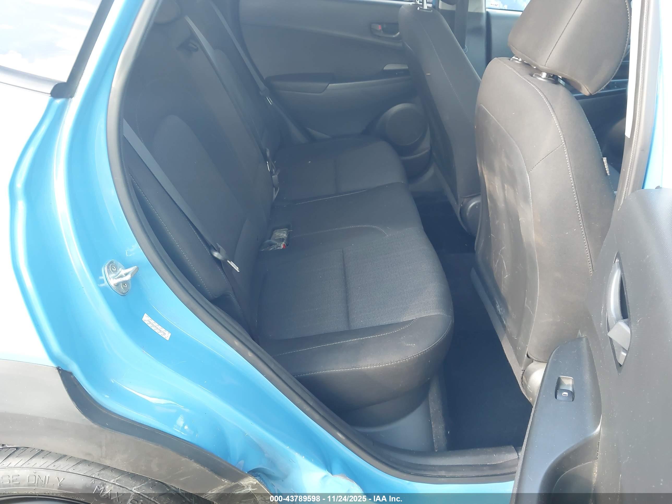 HYUNDAI KONA image 8