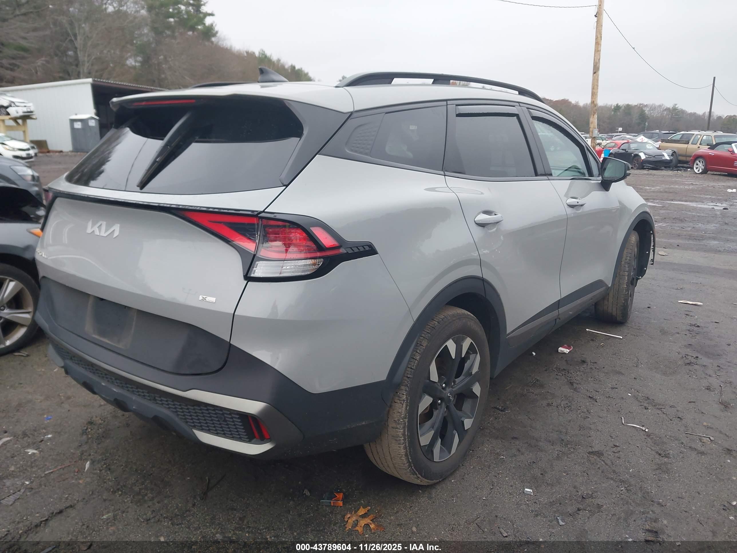 KIA SPORTAGE image 4