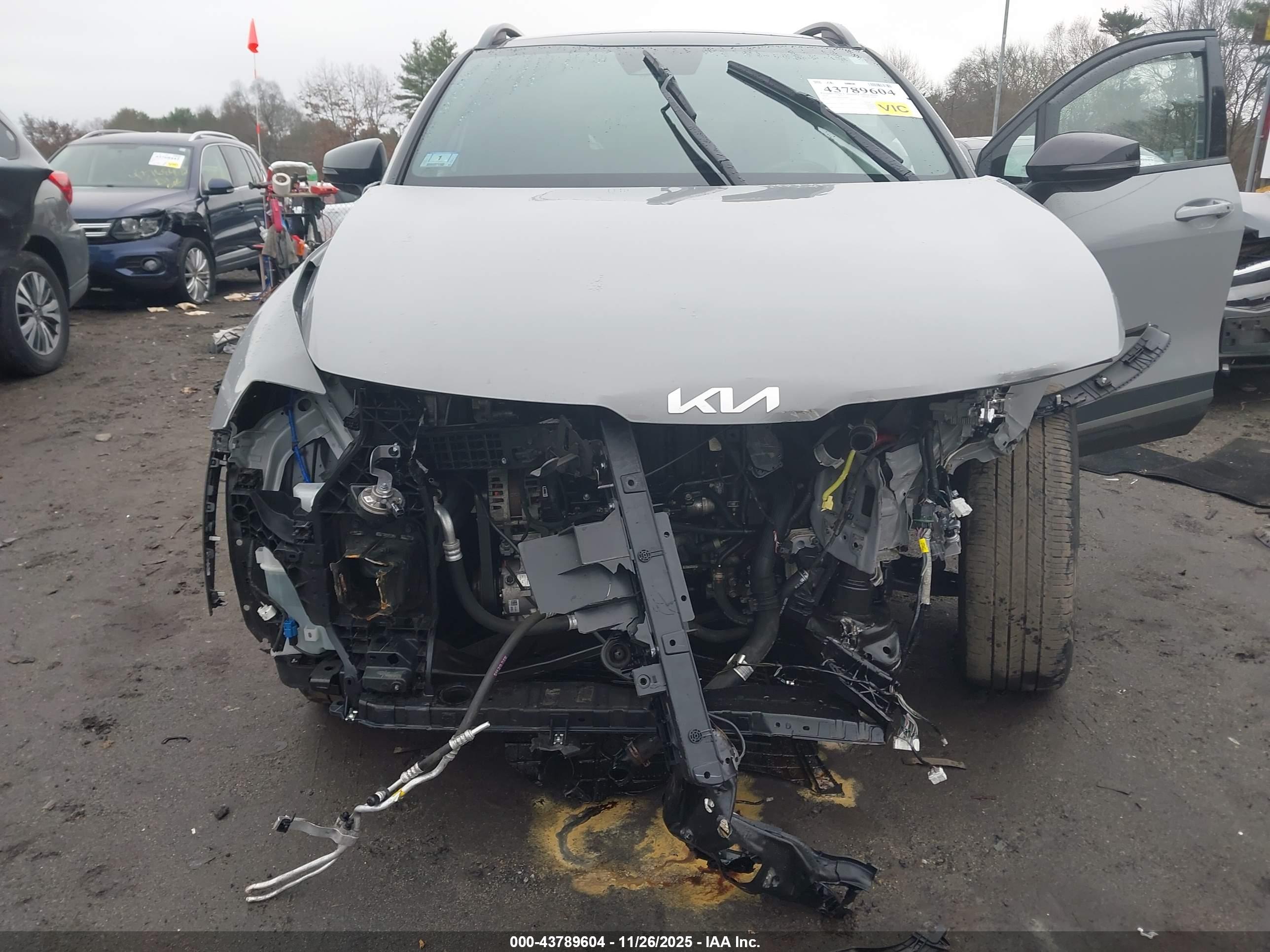 KIA SPORTAGE image 6