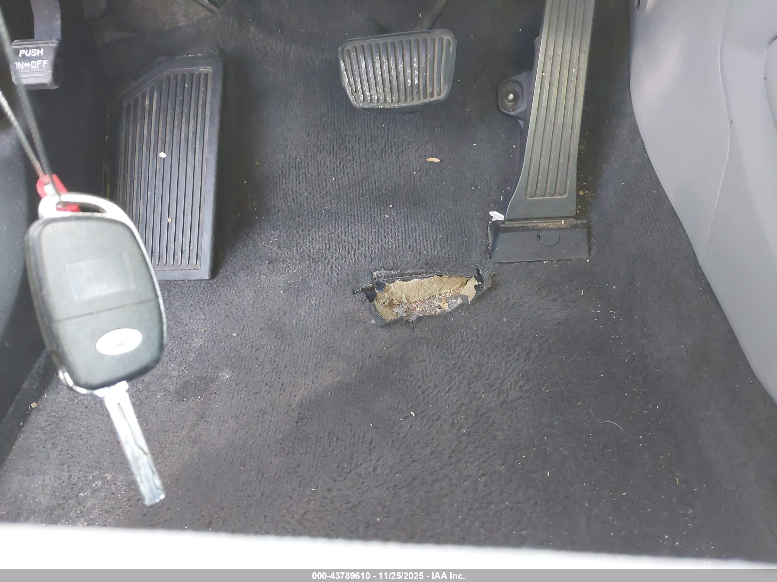 HYUNDAI TUCSON image 11
