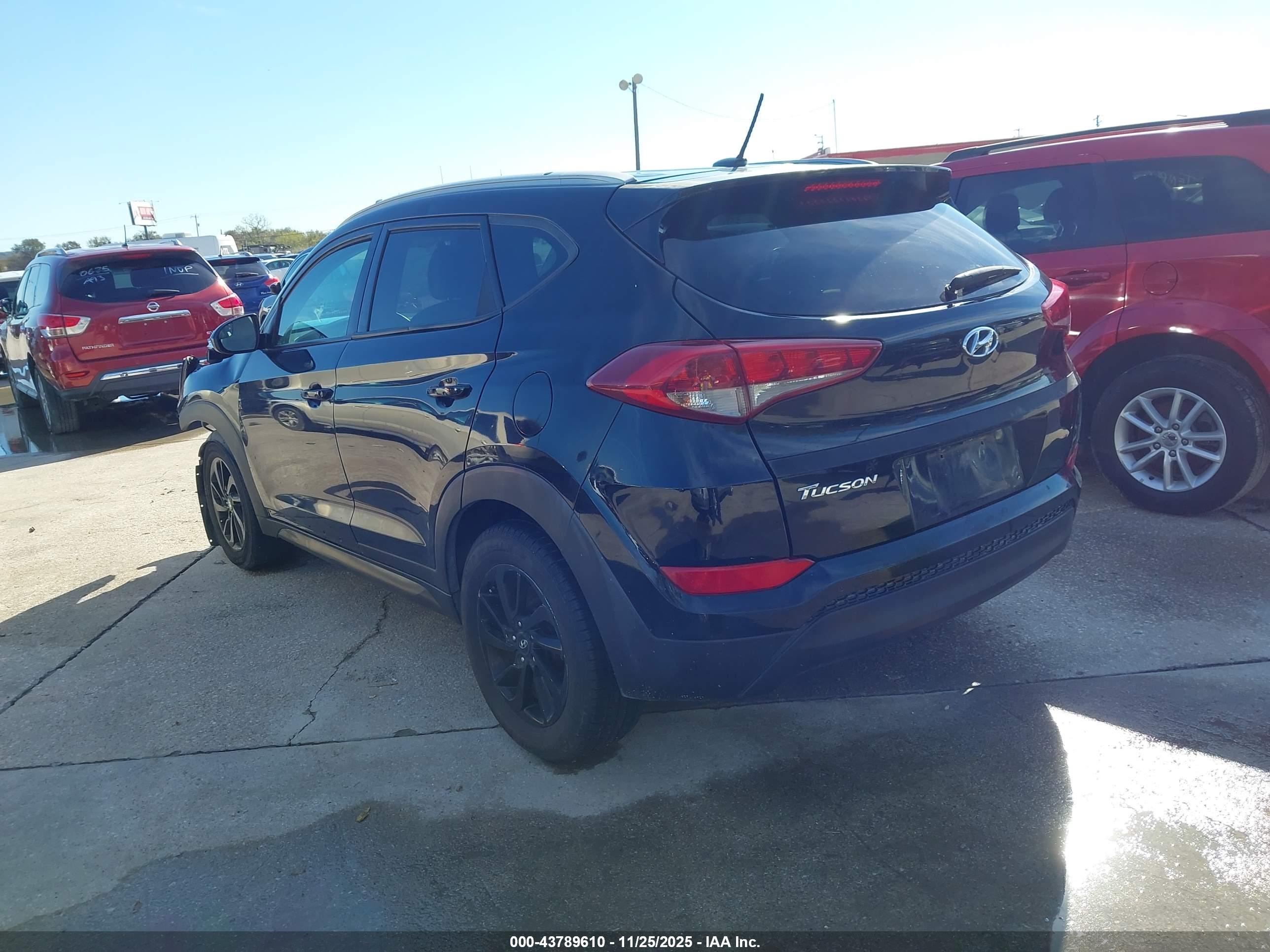 HYUNDAI TUCSON image 3
