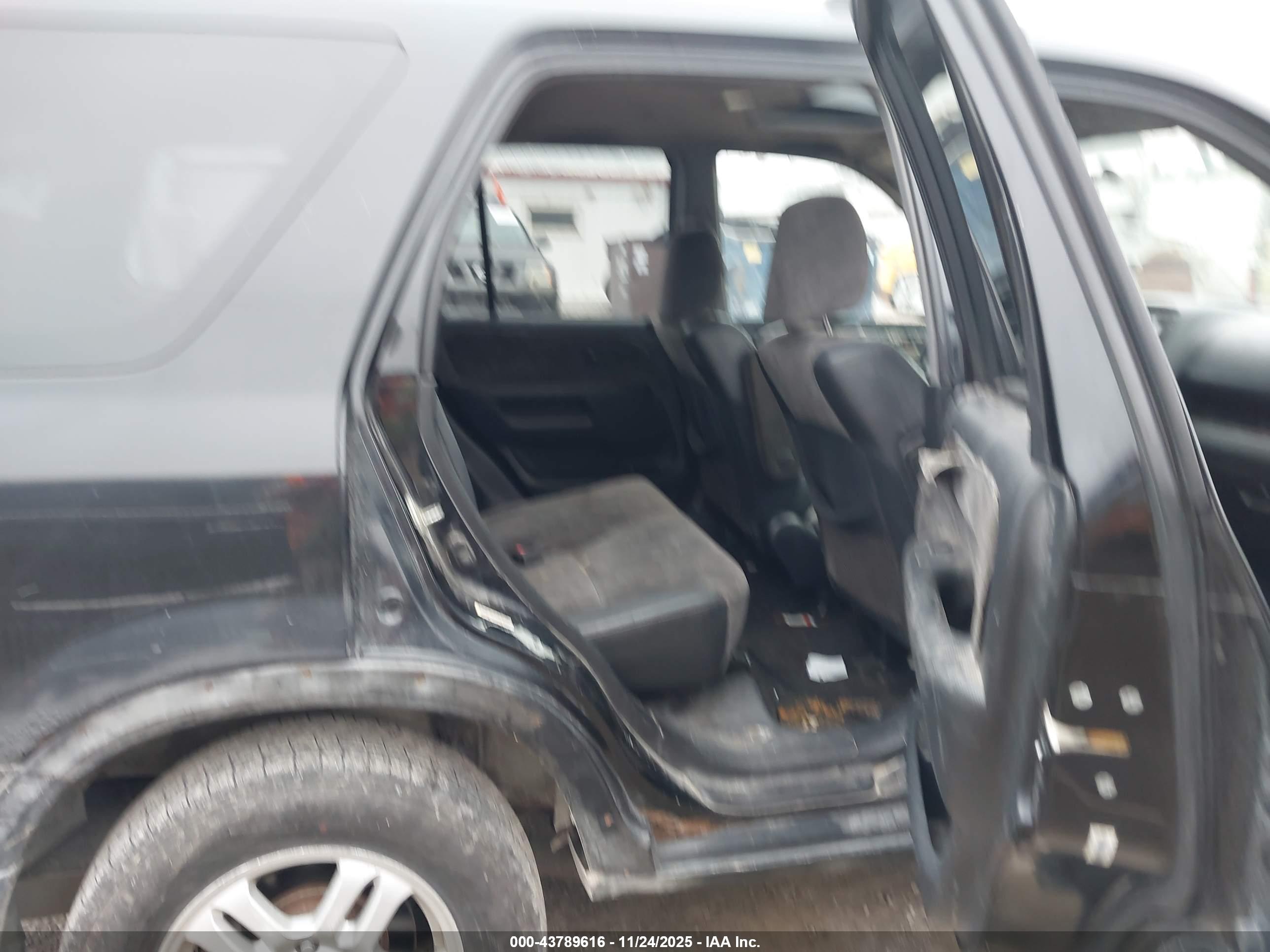 HONDA CR-V image 8