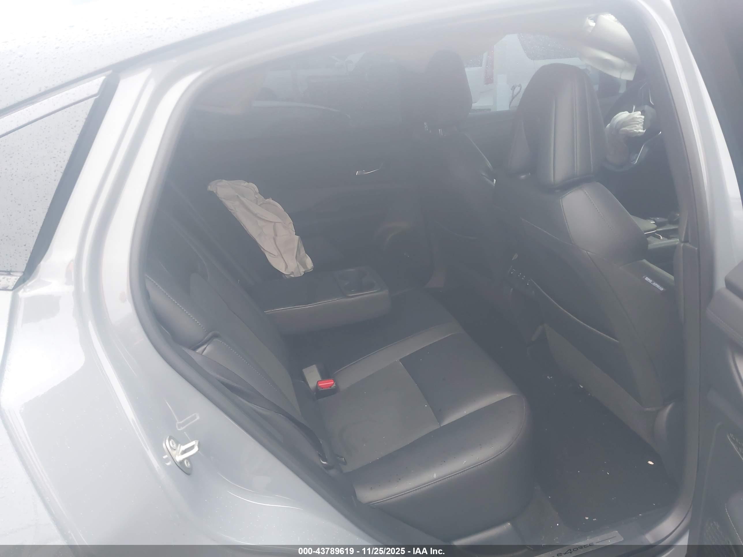 NISSAN ARIYA image 8