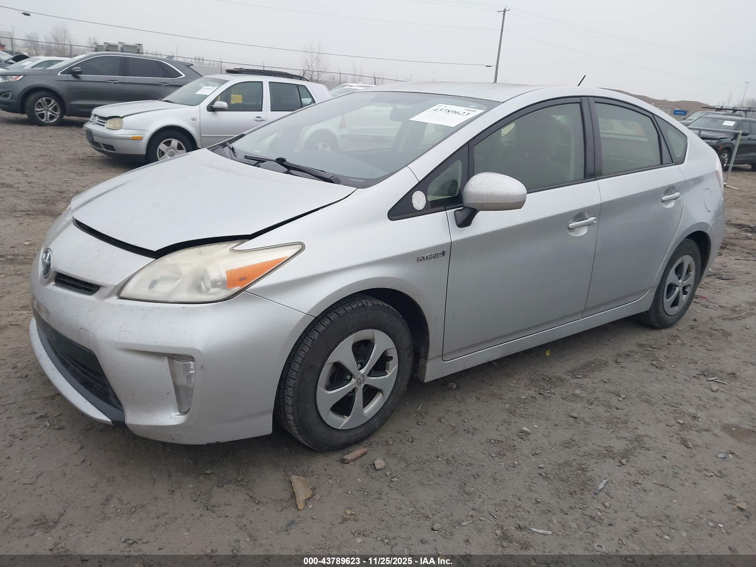 TOYOTA PRIUS image 2