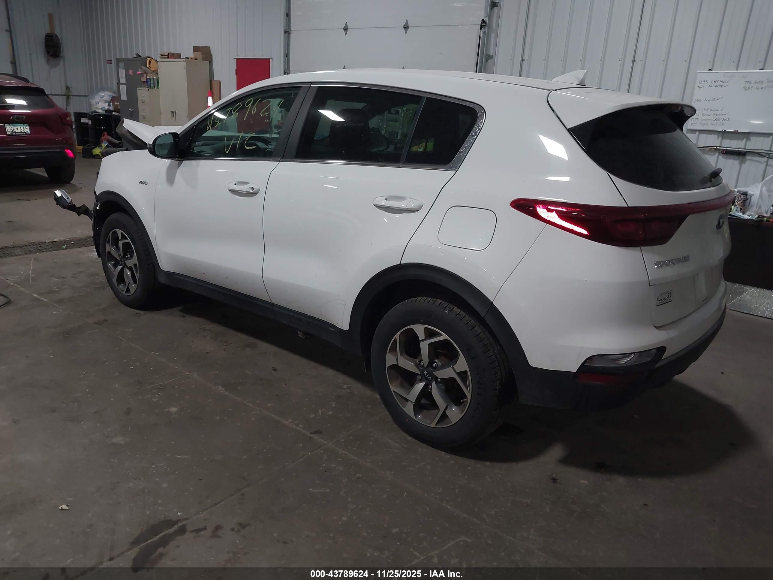 KIA SPORTAGE image 3