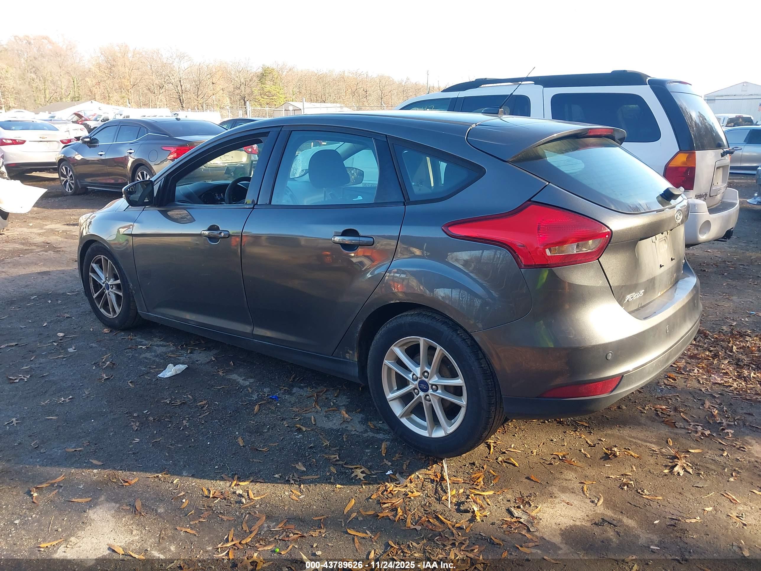FORD FOCUS image 3