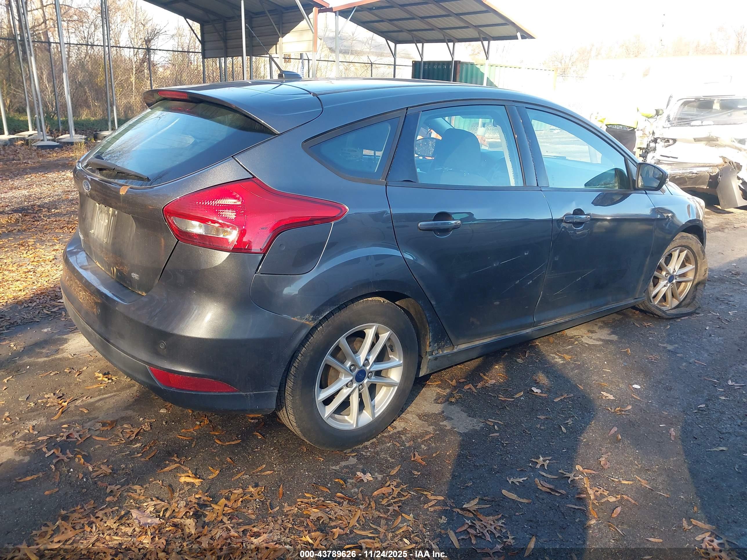 FORD FOCUS image 4