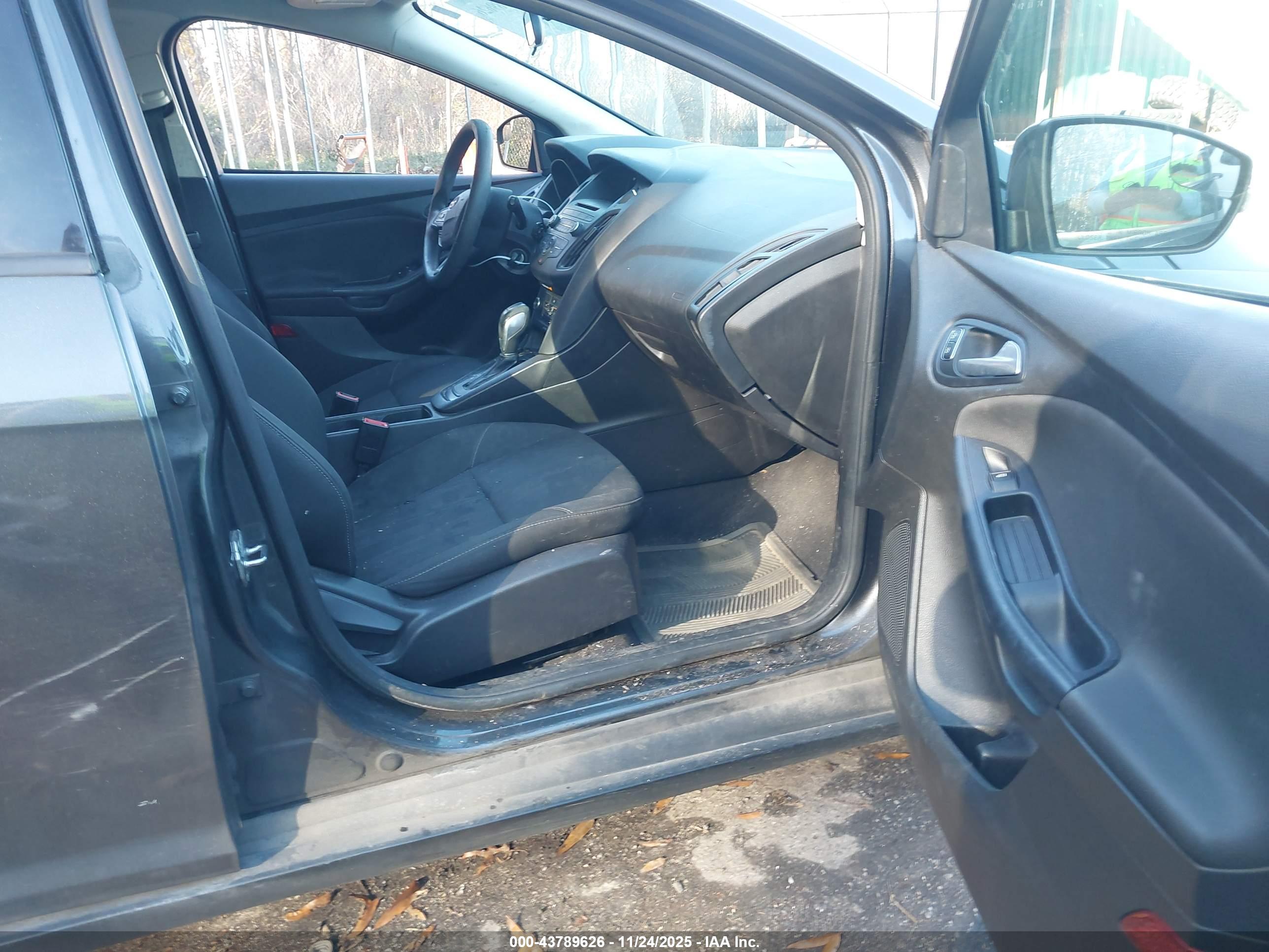 FORD FOCUS image 5