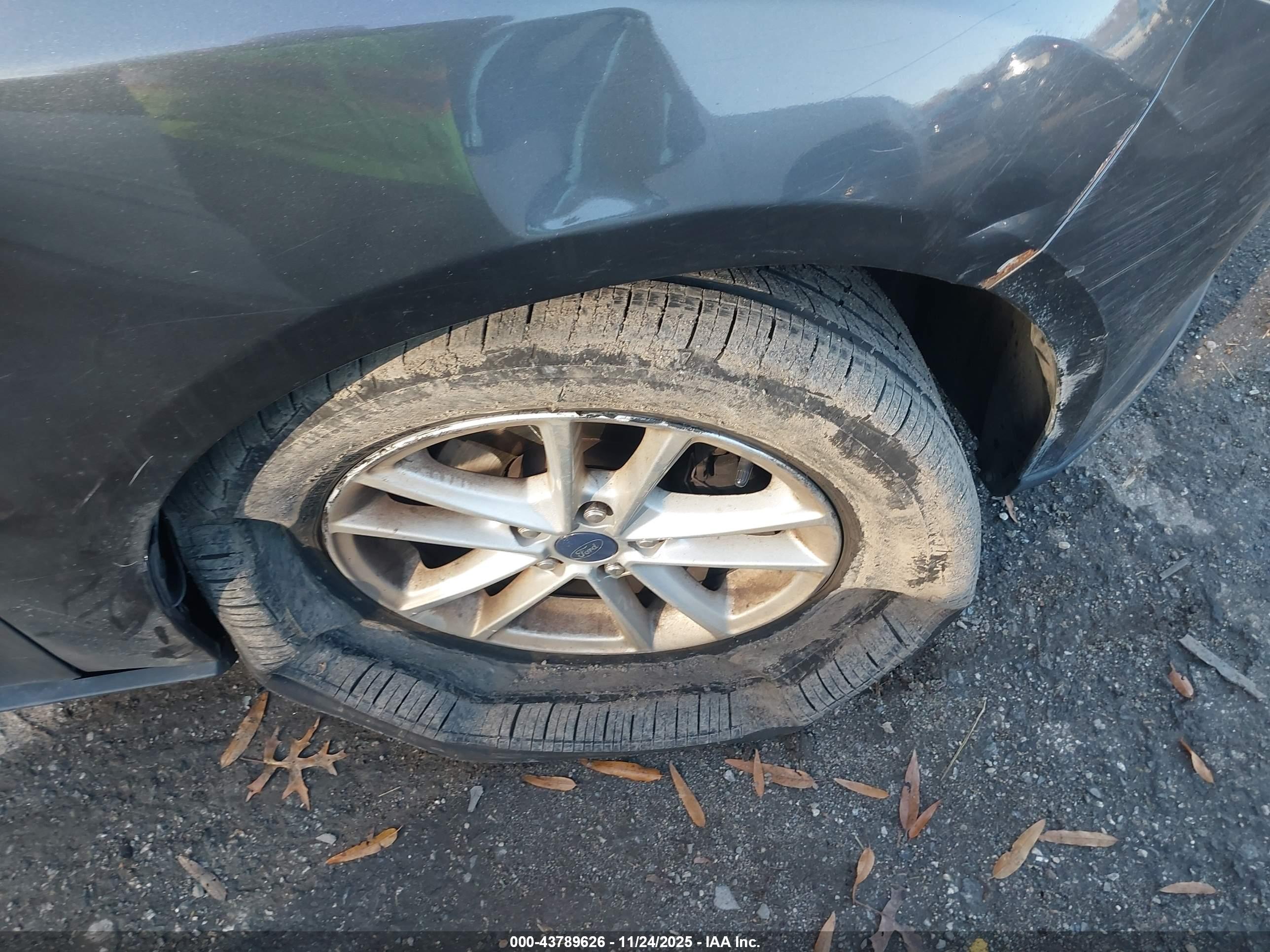 FORD FOCUS image 6