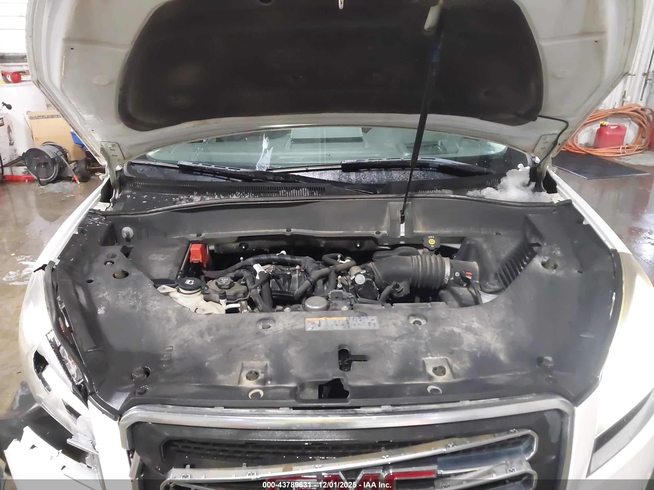 GMC ACADIA image 10