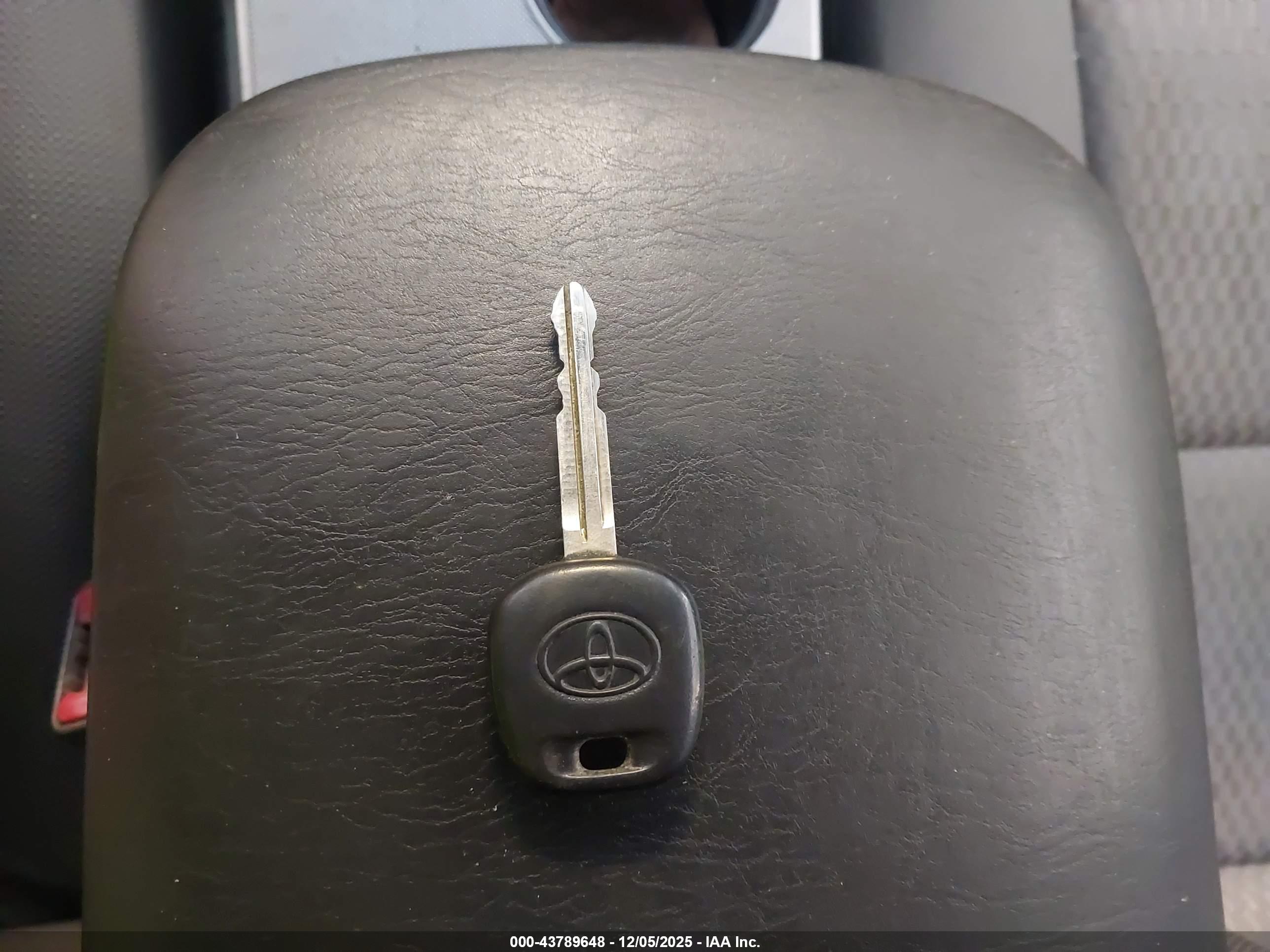 TOYOTA TACOMA image 11