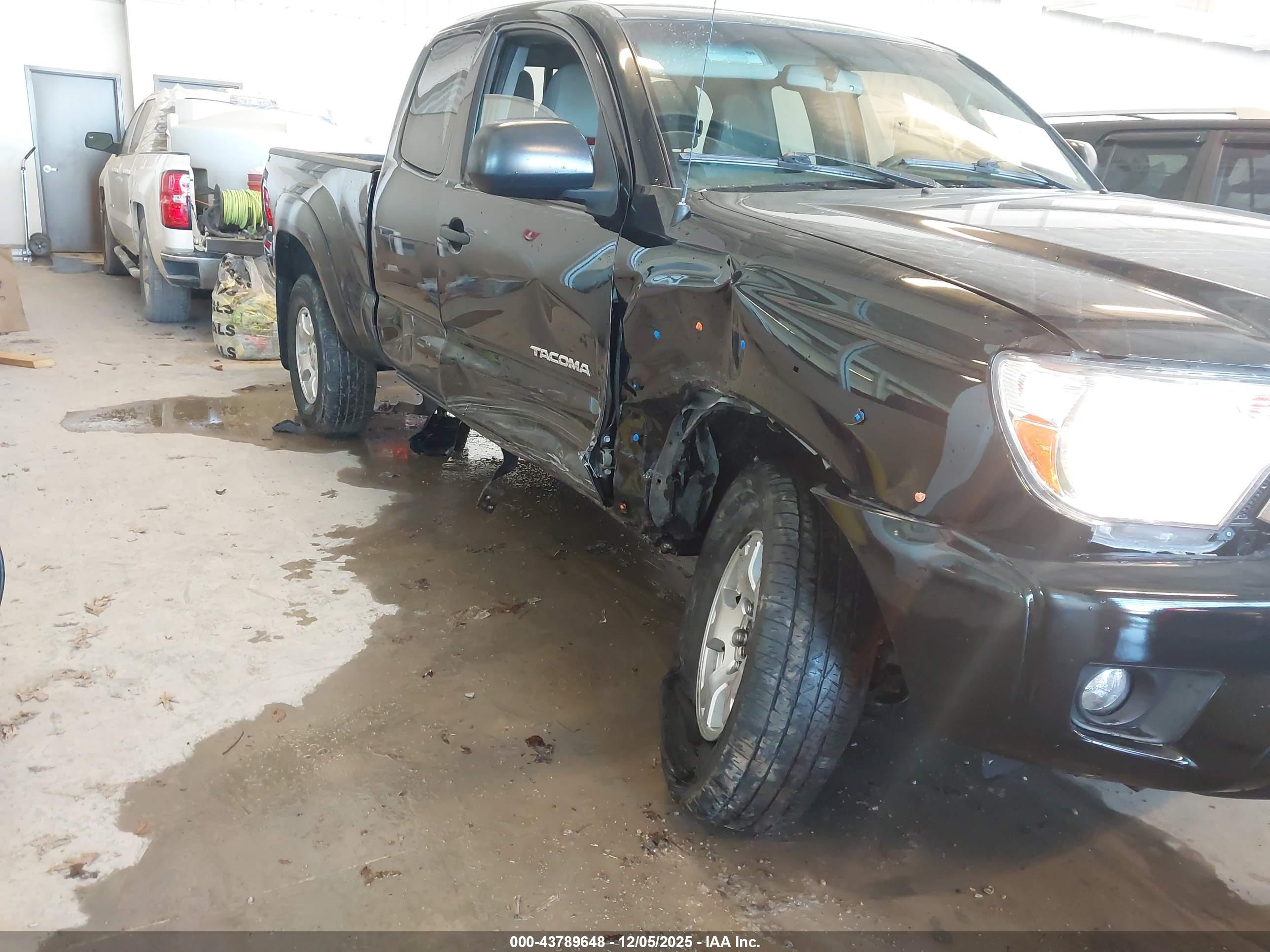 TOYOTA TACOMA image 6