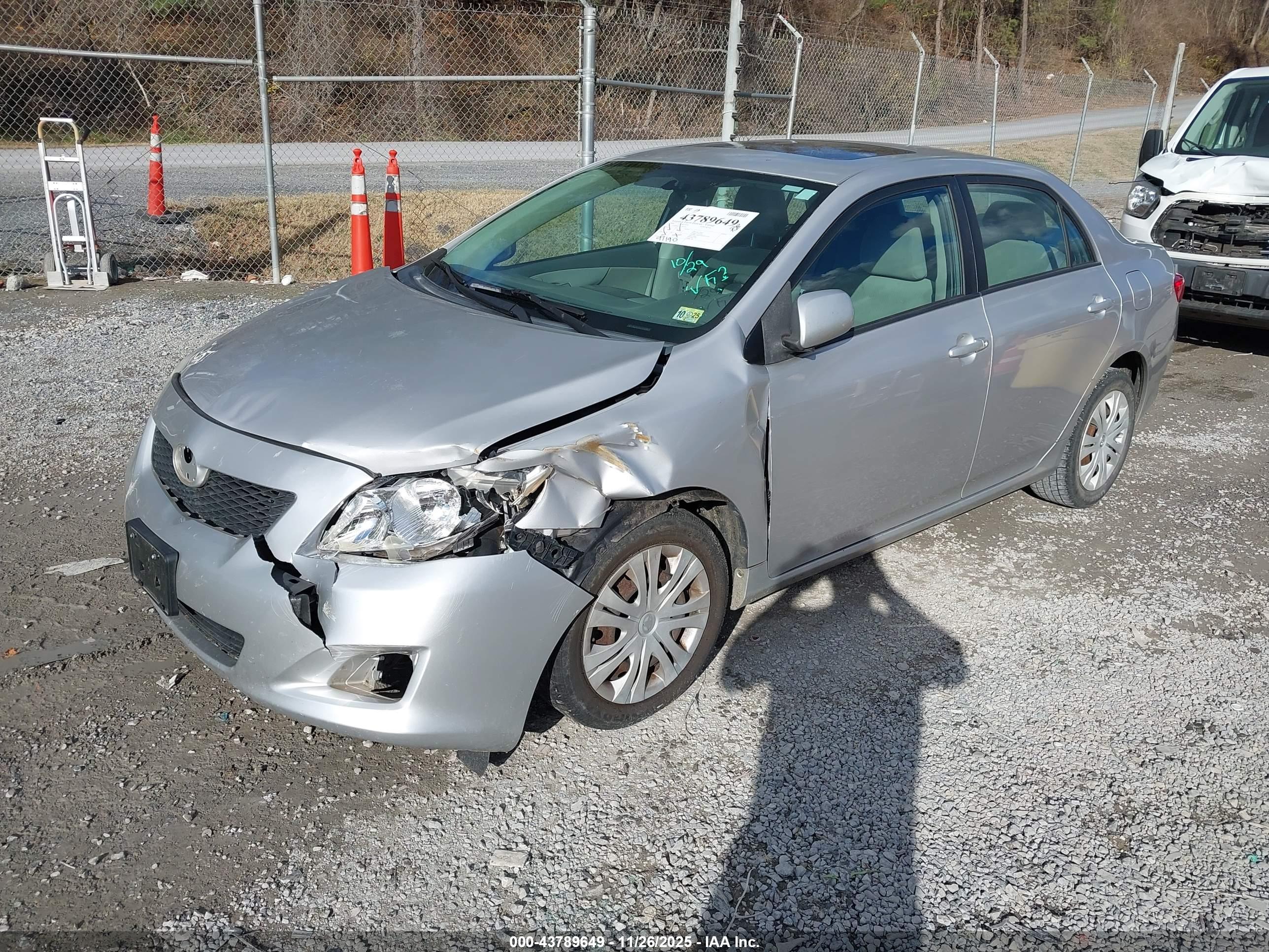 TOYOTA COROLLA image 2