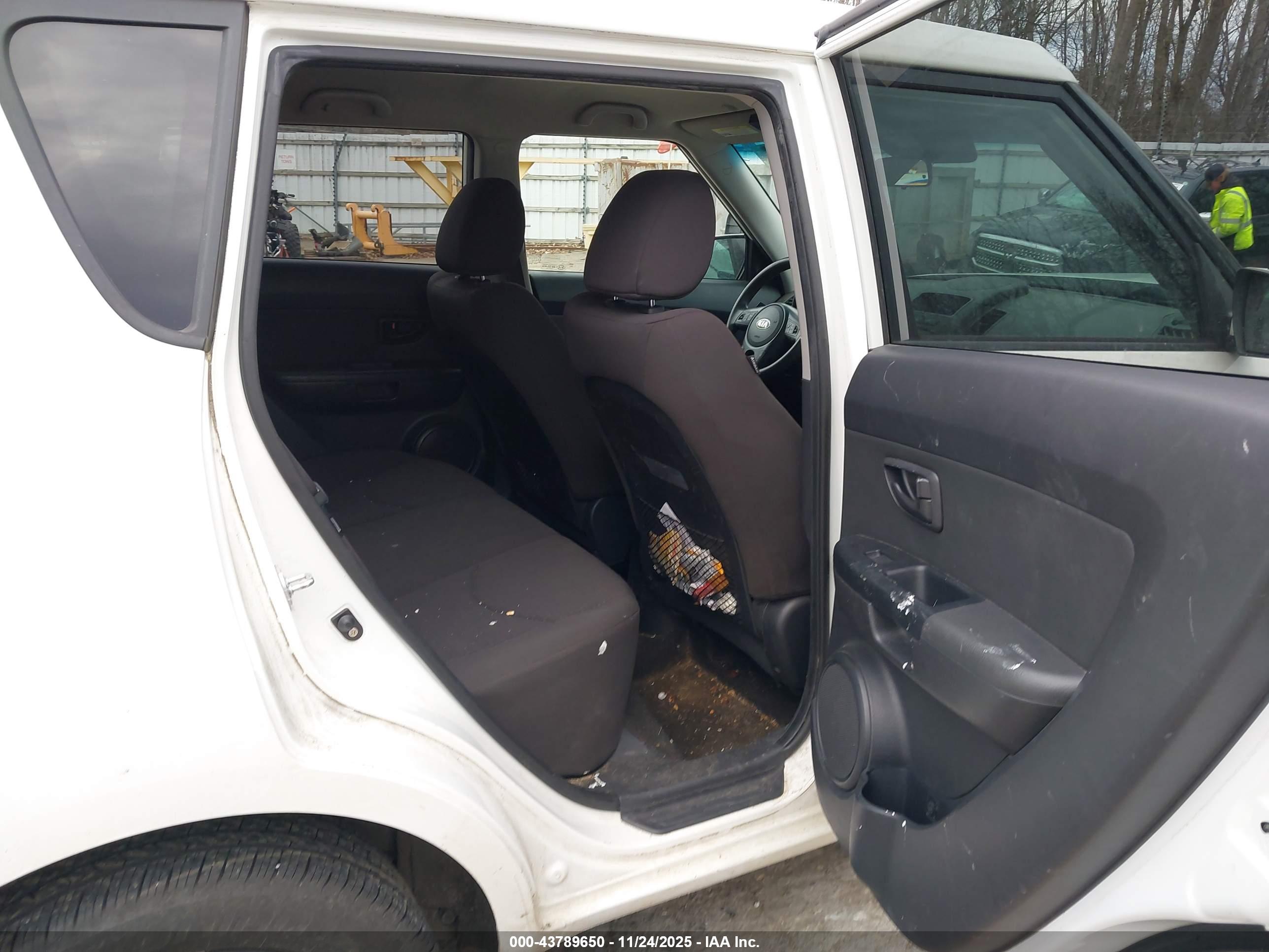 KIA SOUL image 8