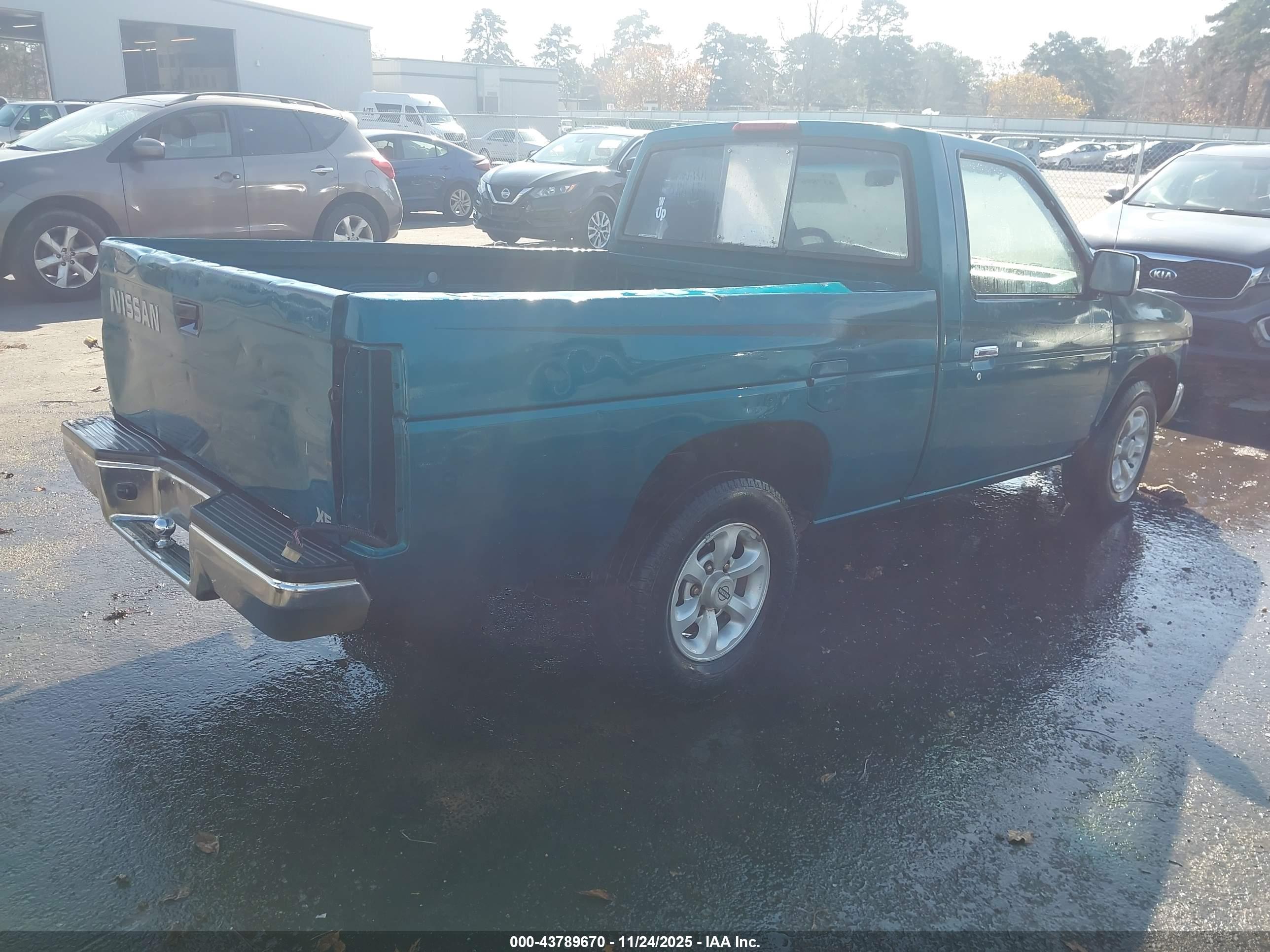 NISSAN 4X2 image 4
