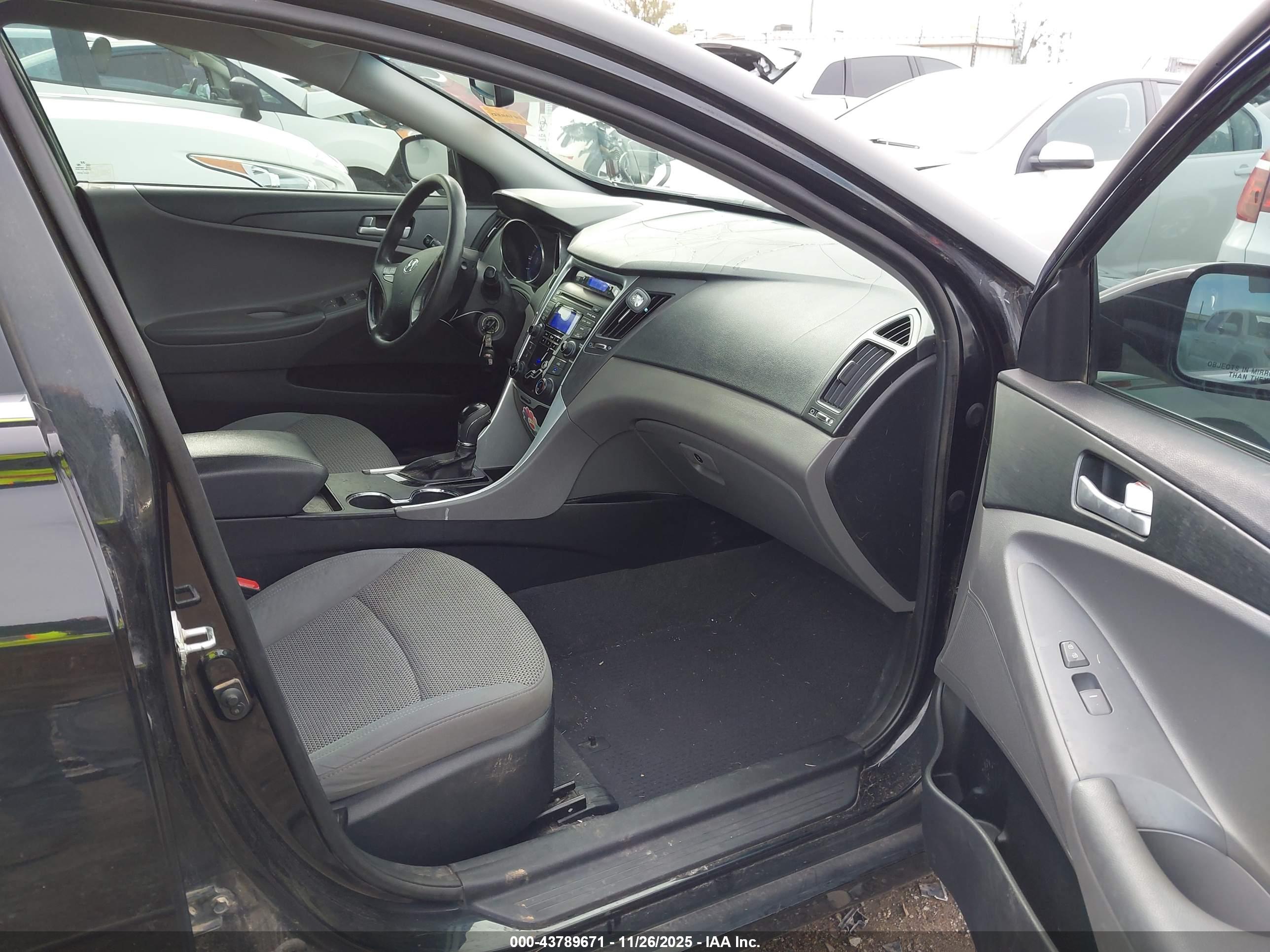 HYUNDAI SONATA image 5