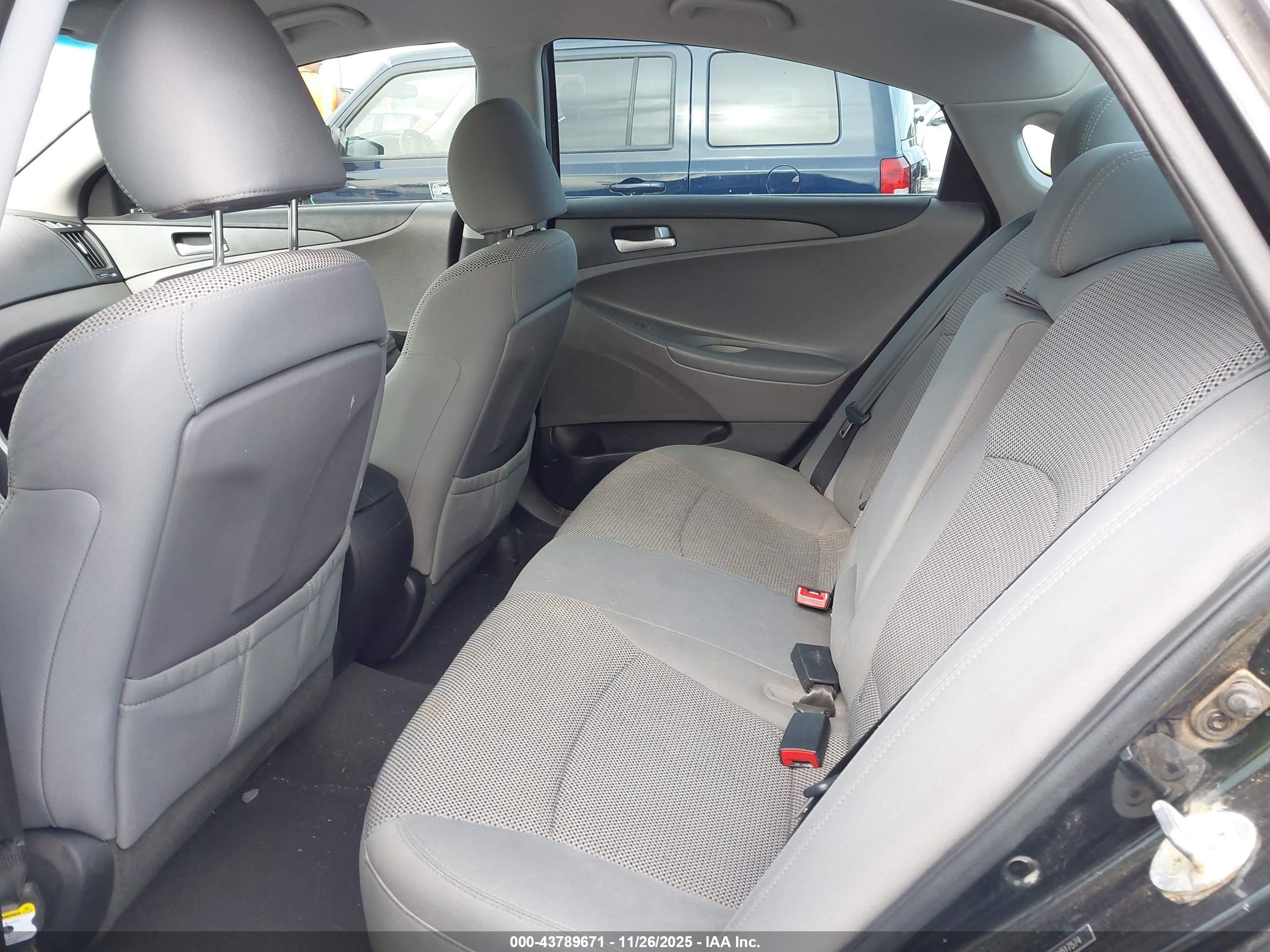 HYUNDAI SONATA image 8