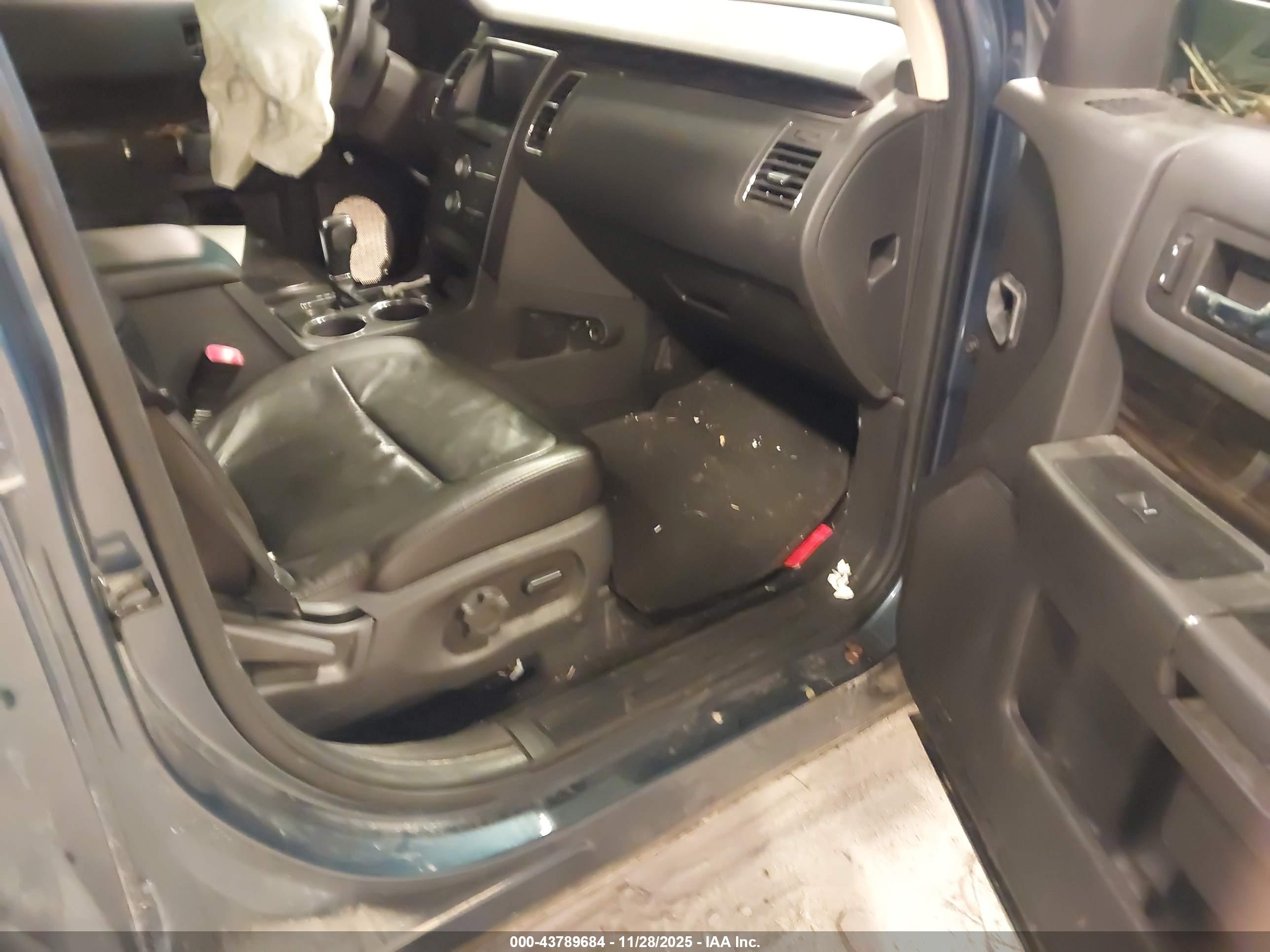 FORD FLEX image 5
