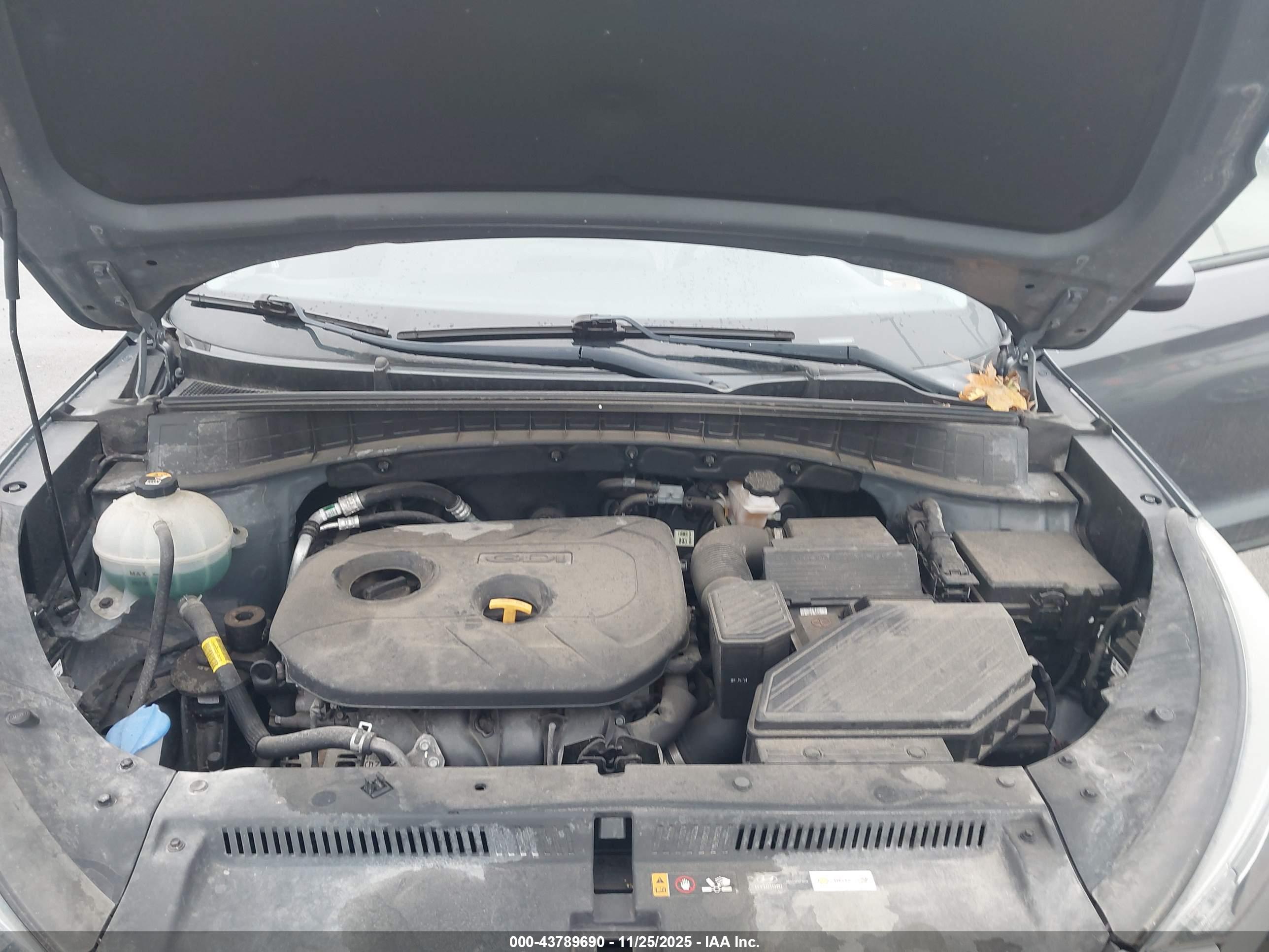 HYUNDAI TUCSON image 10
