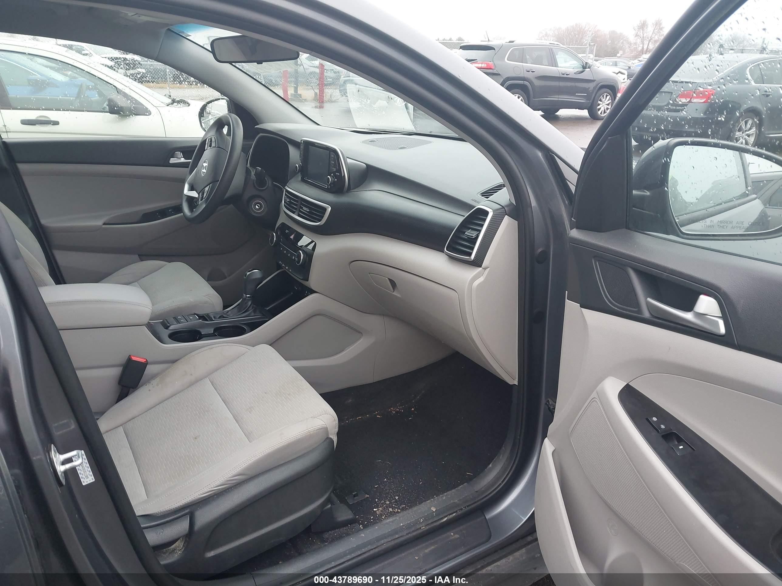 HYUNDAI TUCSON image 5