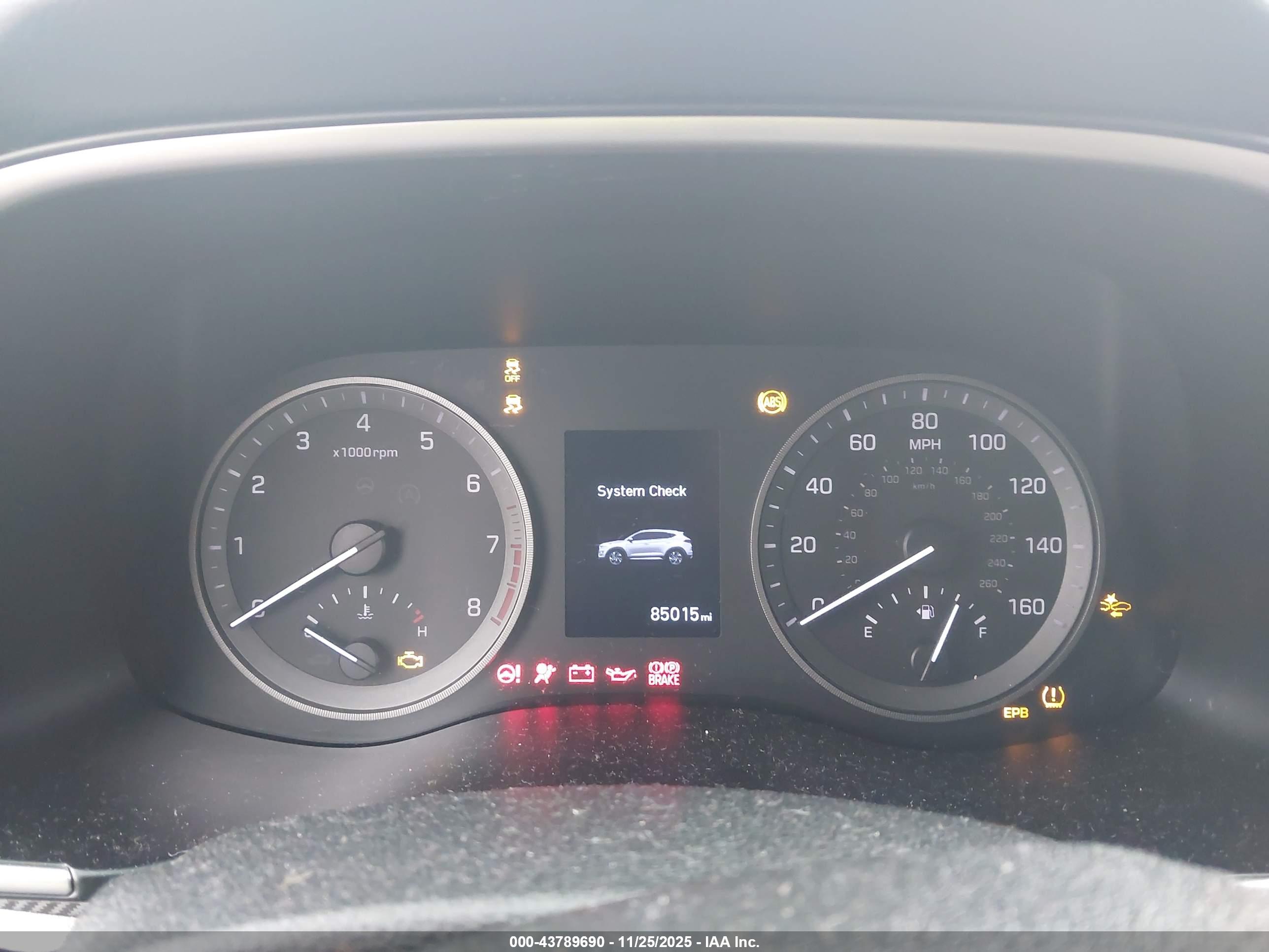 HYUNDAI TUCSON image 7
