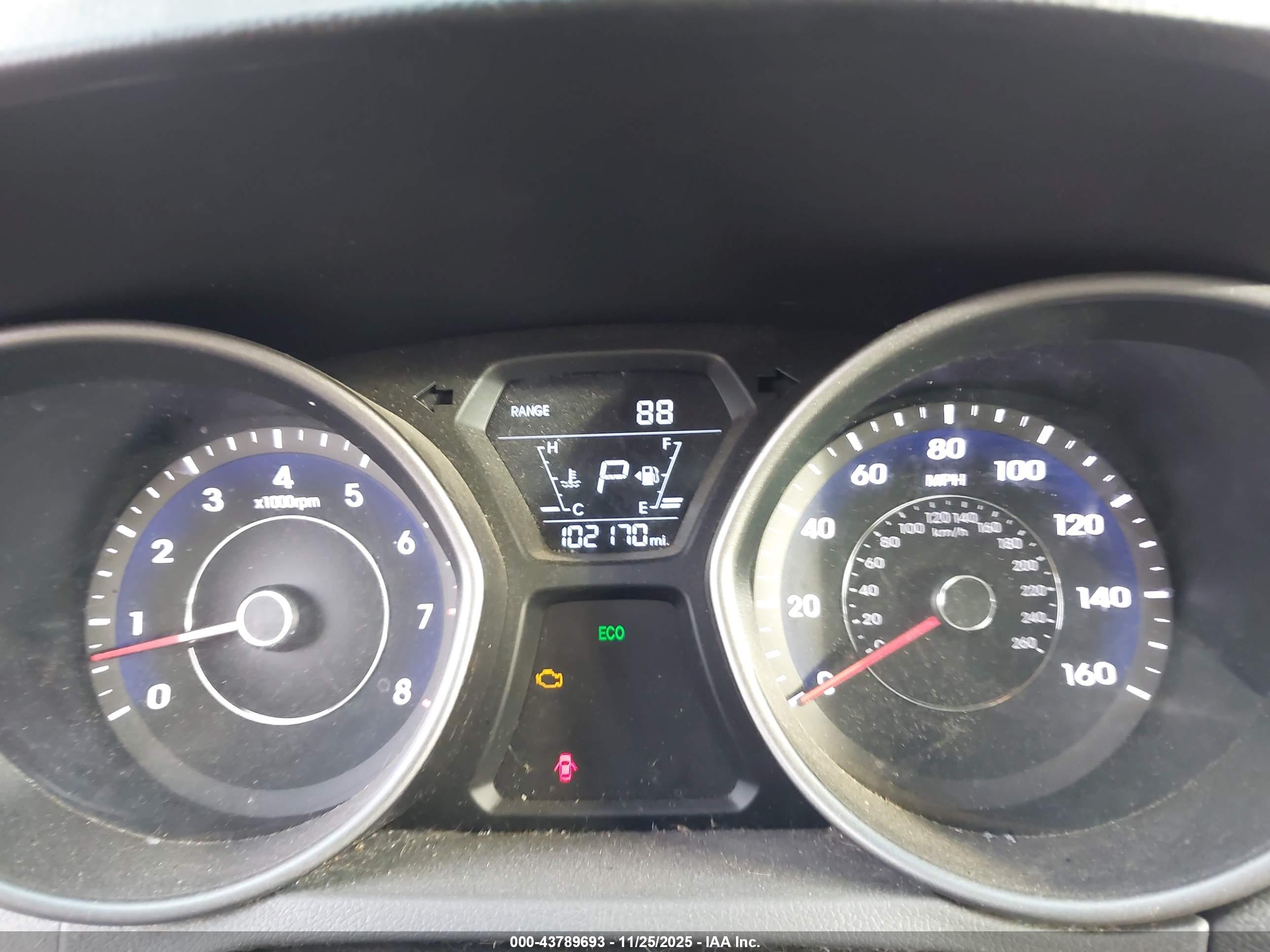 HYUNDAI ELANTRA image 7