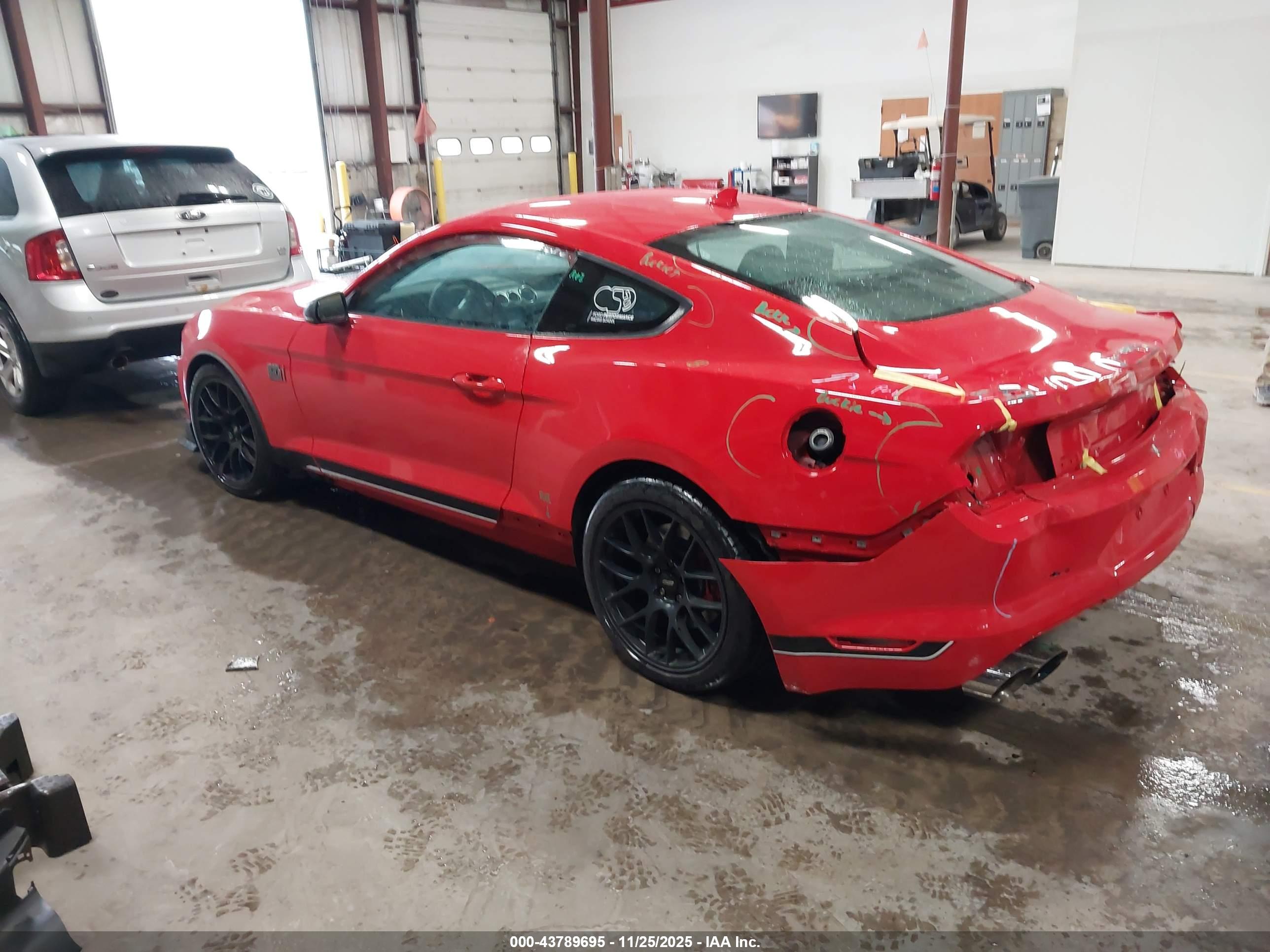 FORD MUSTANG image 3