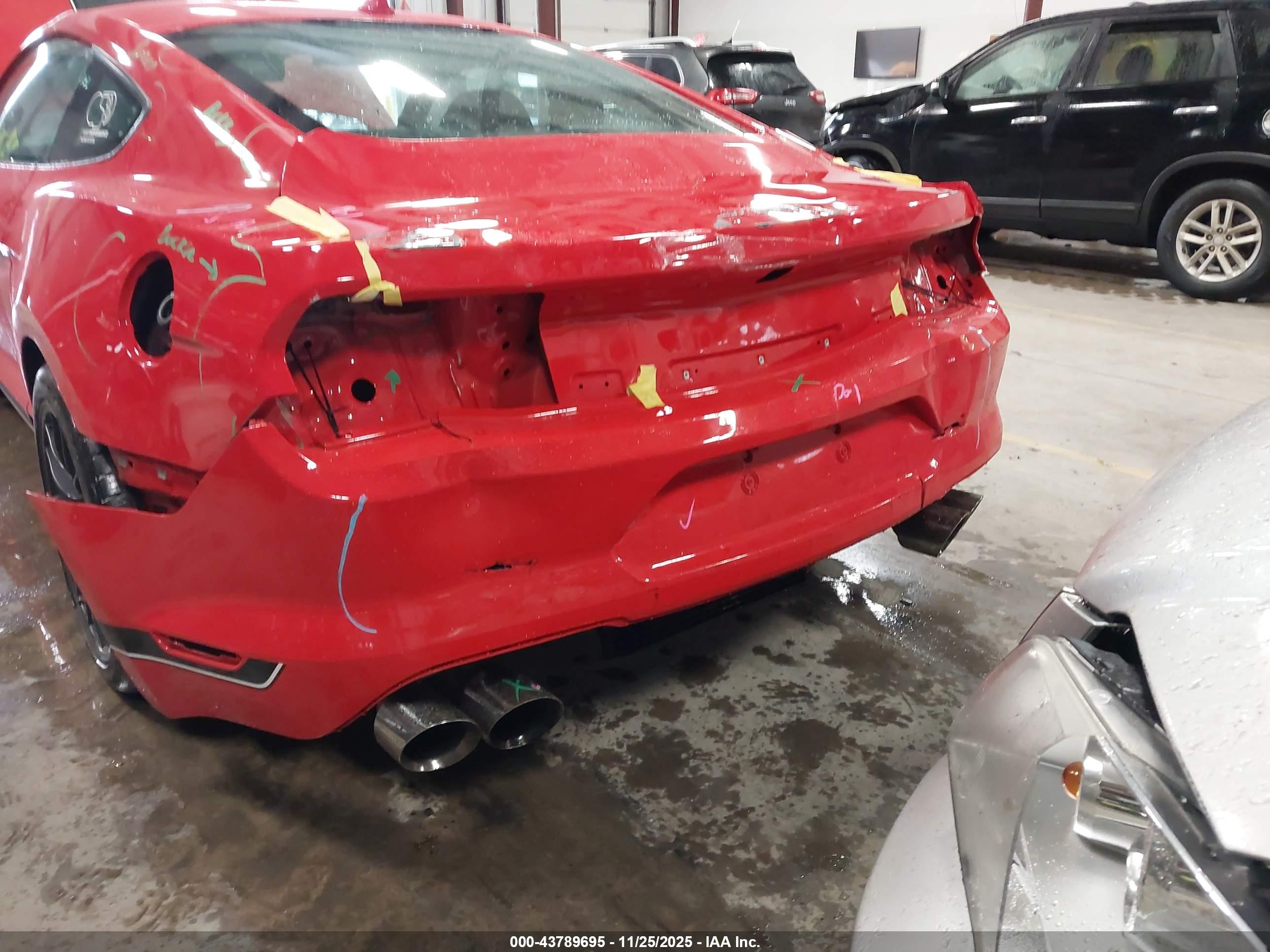 FORD MUSTANG image 6