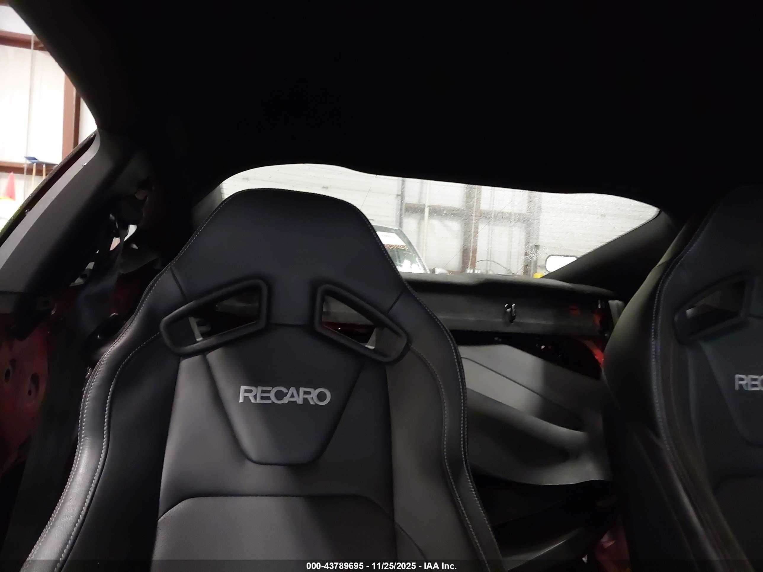 FORD MUSTANG image 8